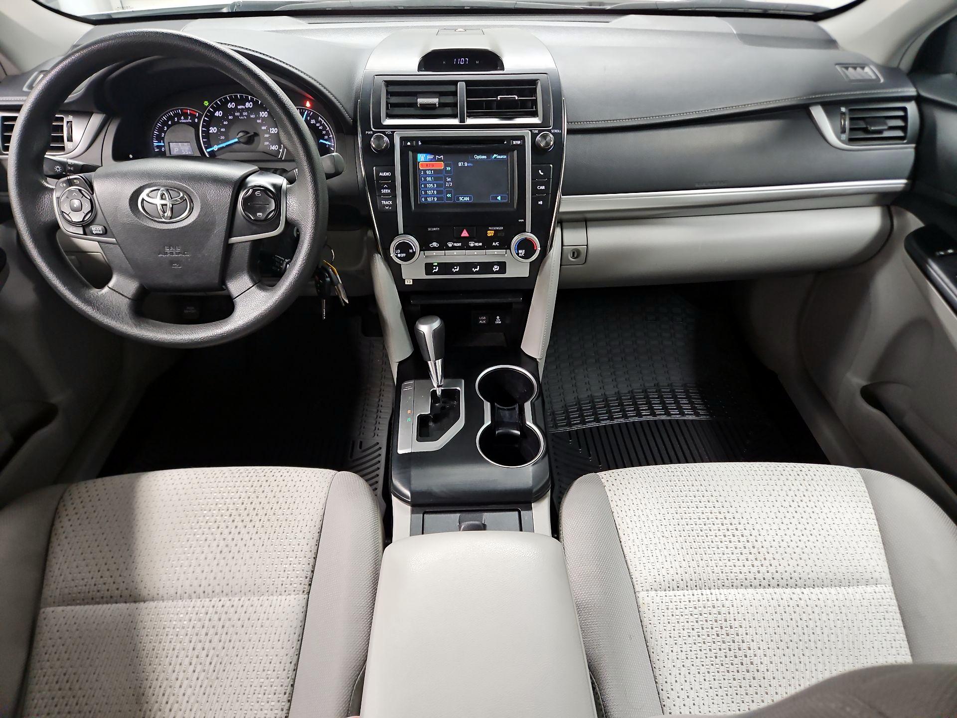 Thumbnail: 2014 Toyota Camry - 9