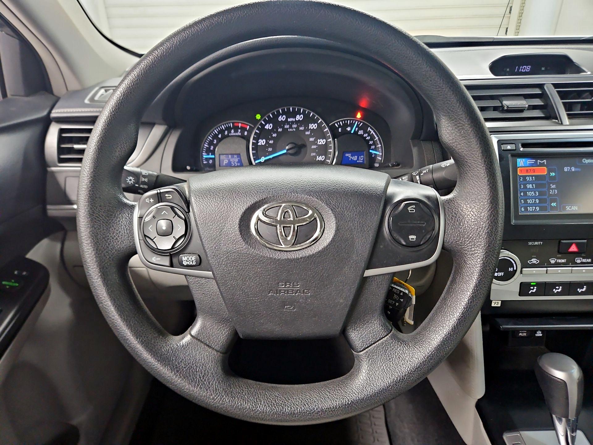 Thumbnail: 2014 Toyota Camry - 10