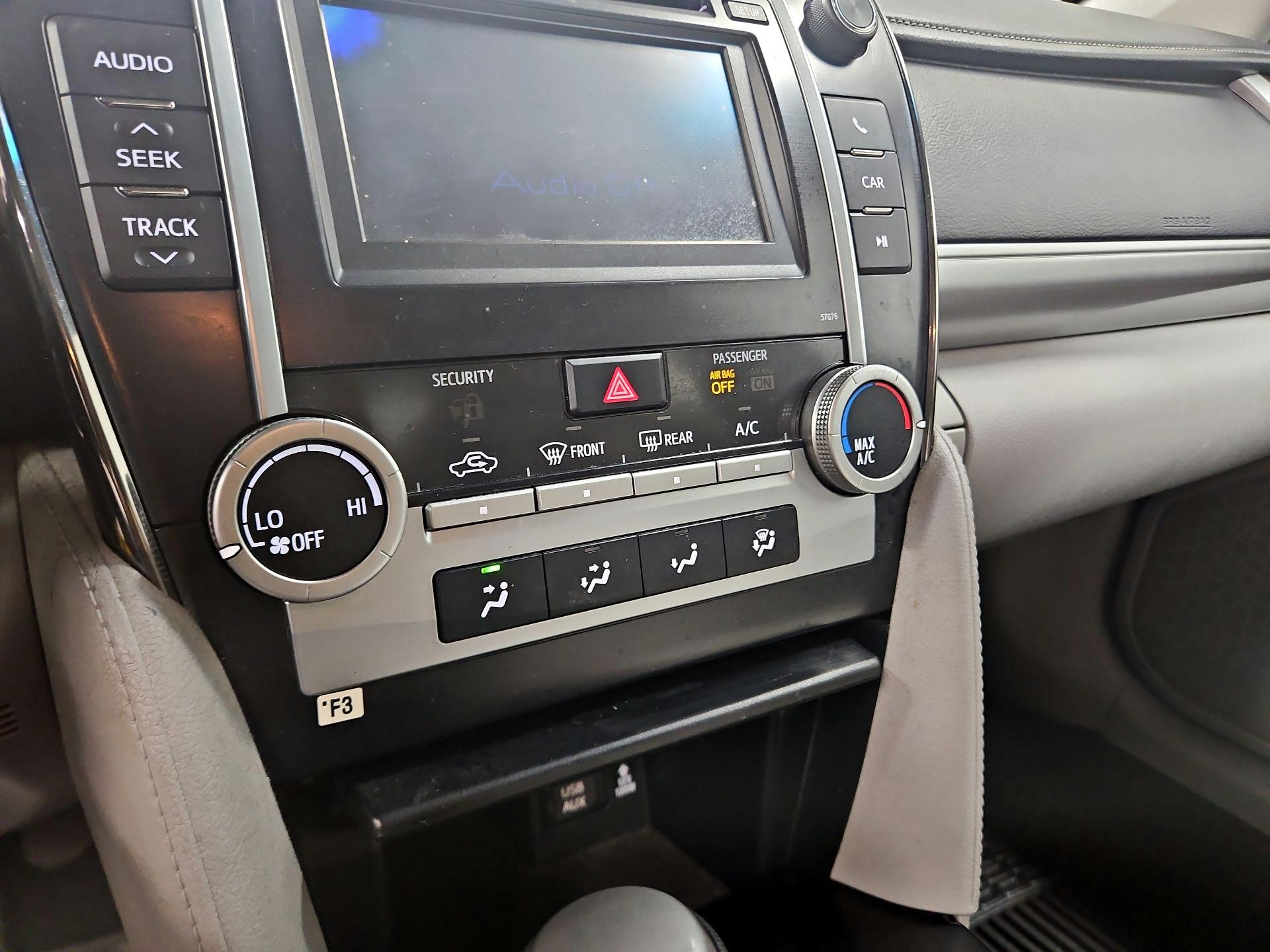 Thumbnail: 2014 Toyota Camry - 15