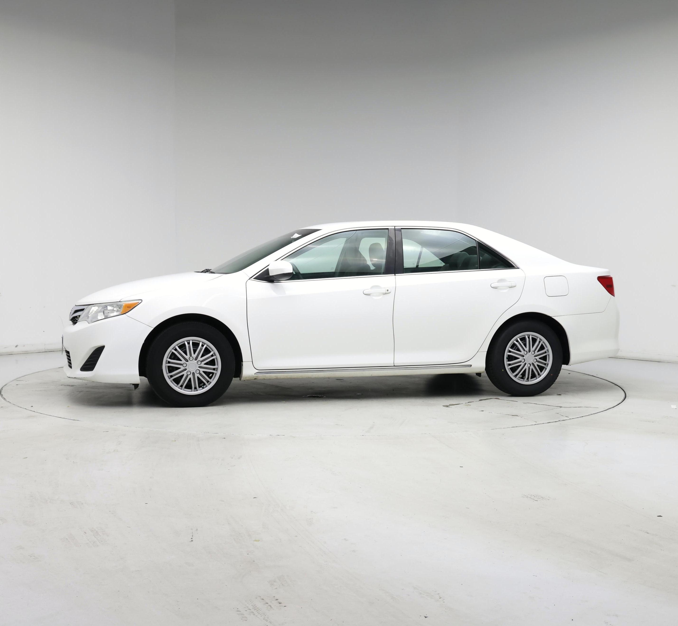 Thumbnail: 2014 Toyota Camry - 3