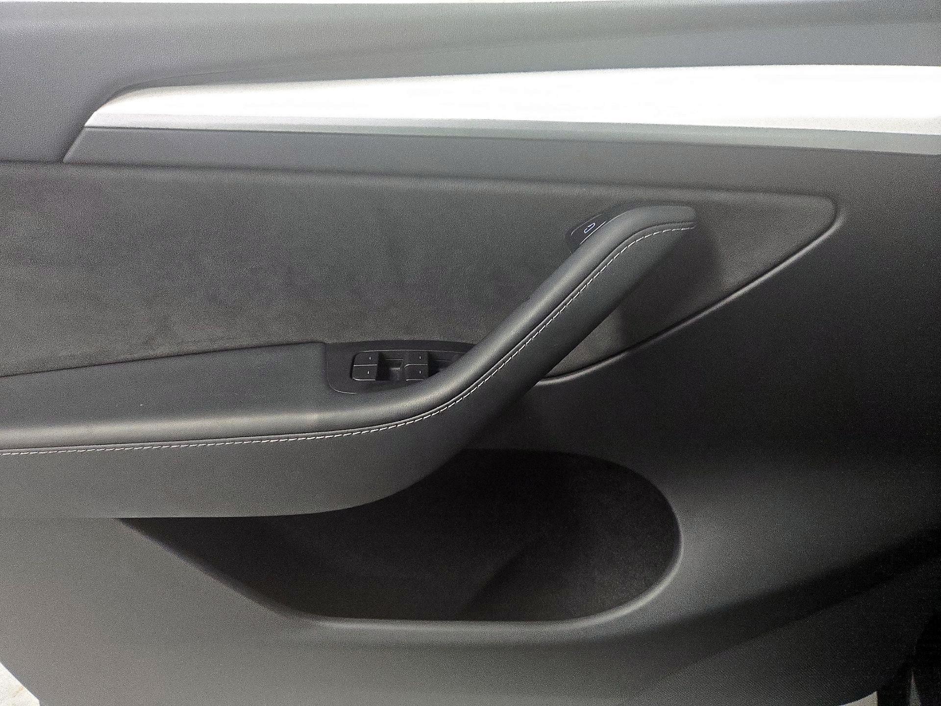 Thumbnail: 2022 Tesla Model Y - 12