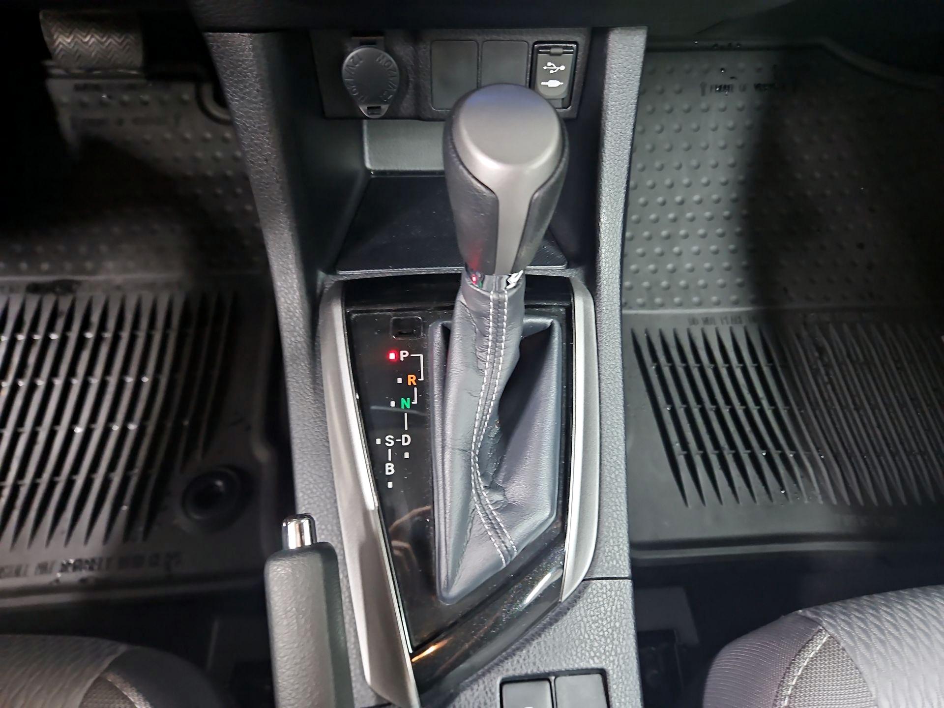 Thumbnail: 2015 Toyota Corolla - 17