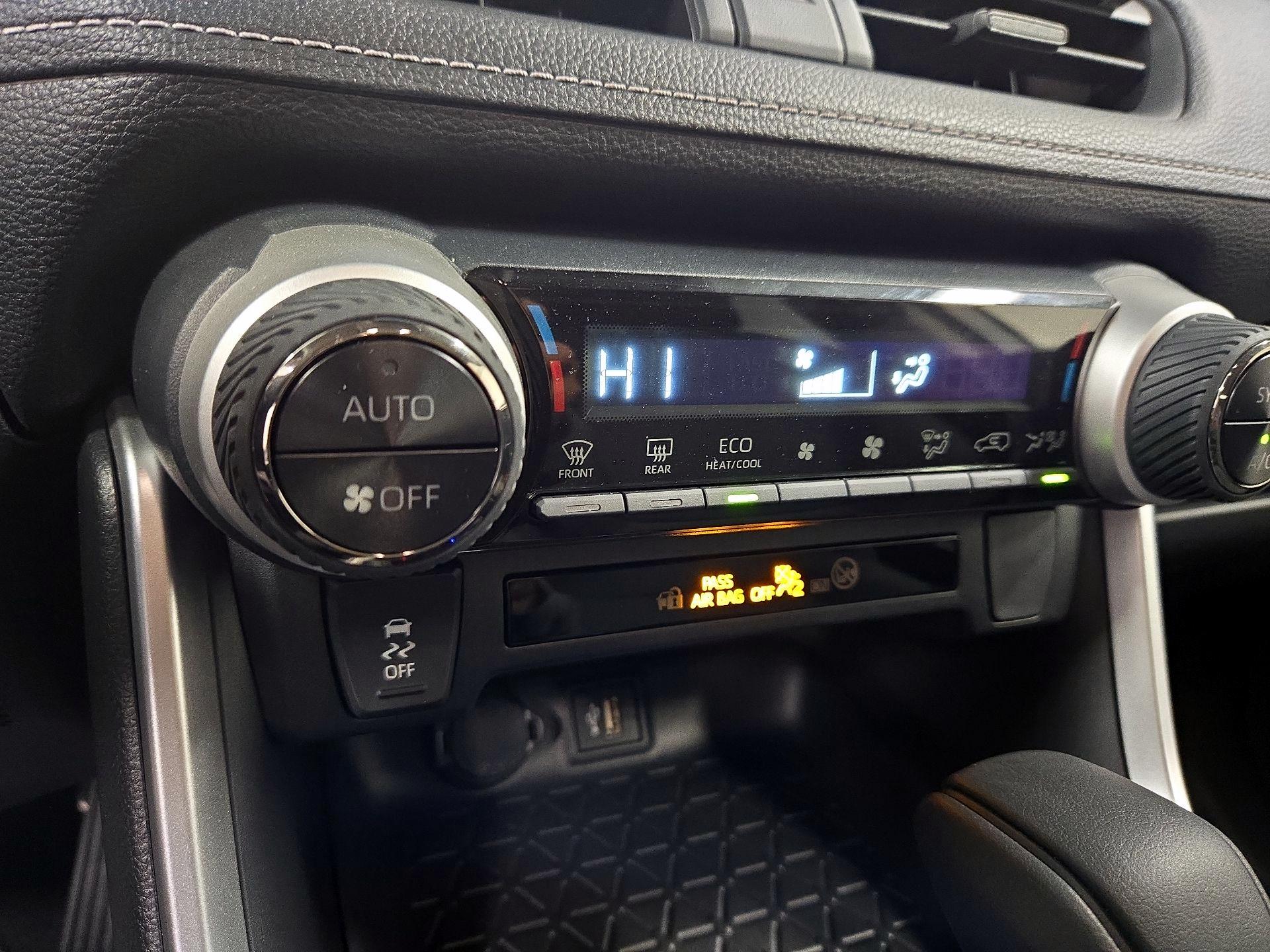 Thumbnail: 2025 Toyota RAV4 - 16