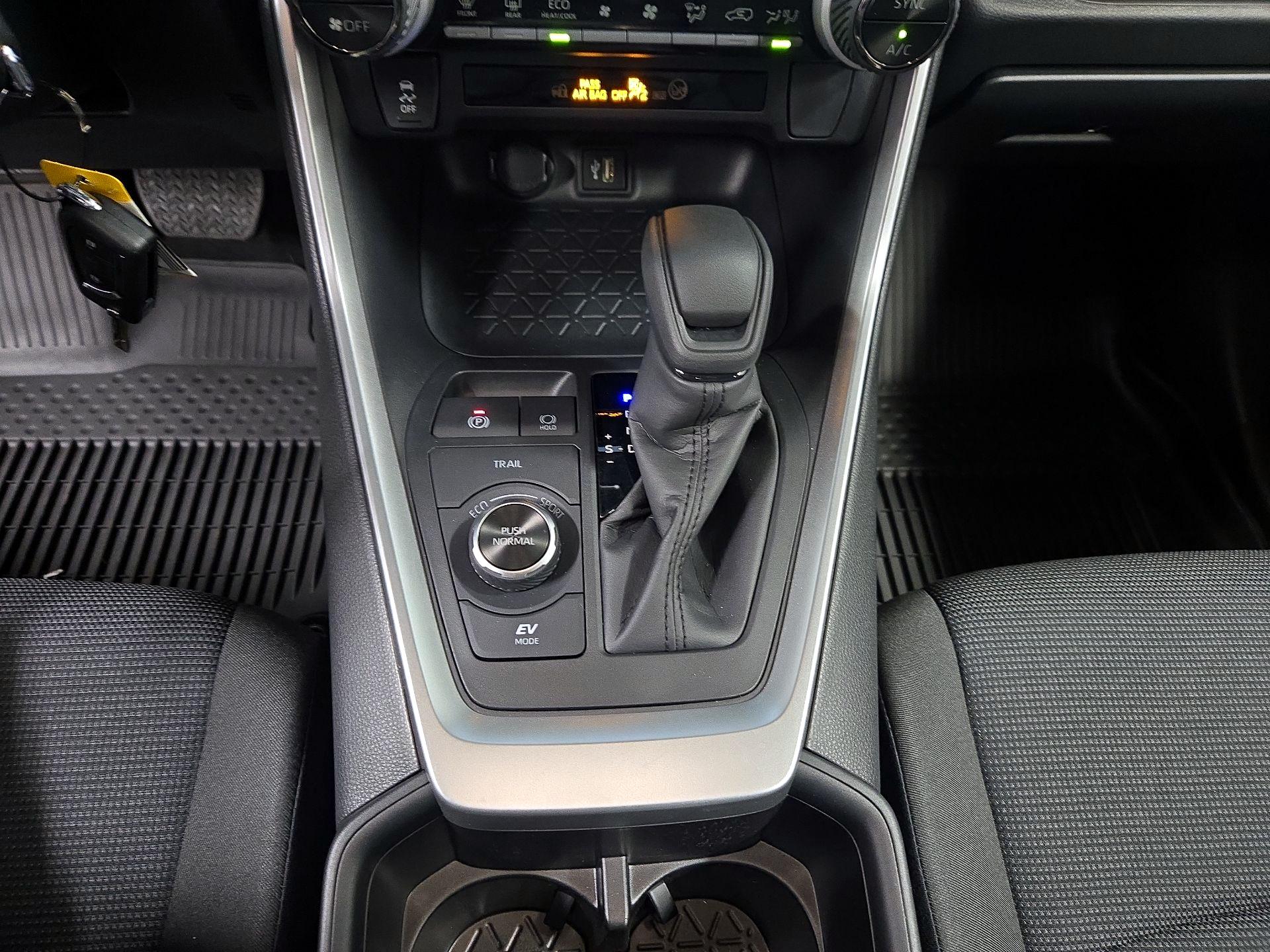 Thumbnail: 2025 Toyota RAV4 - 17