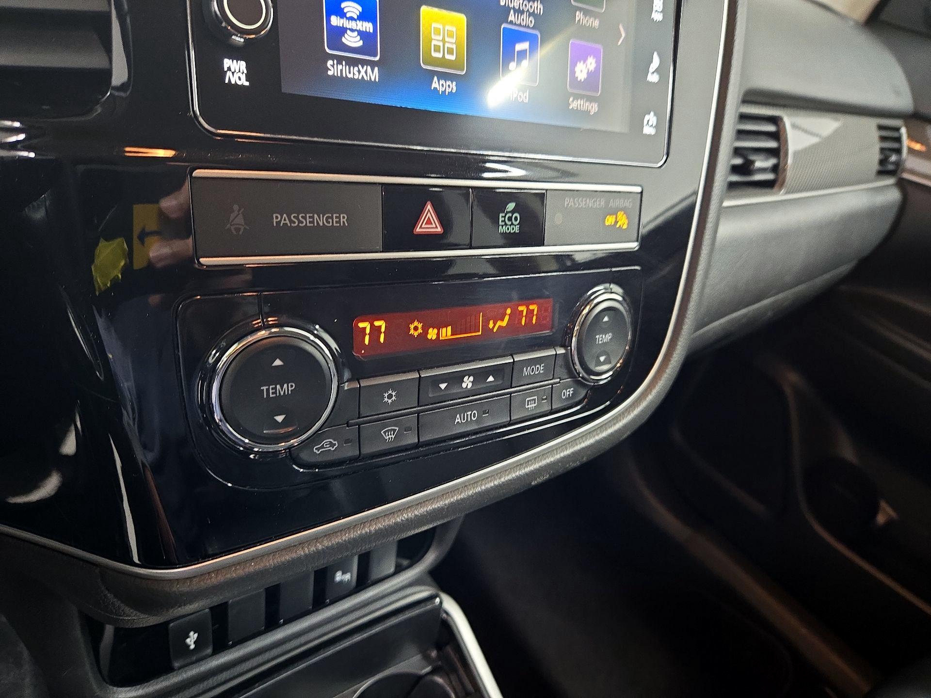 Thumbnail: 2019 Mitsubishi Outlander - 16