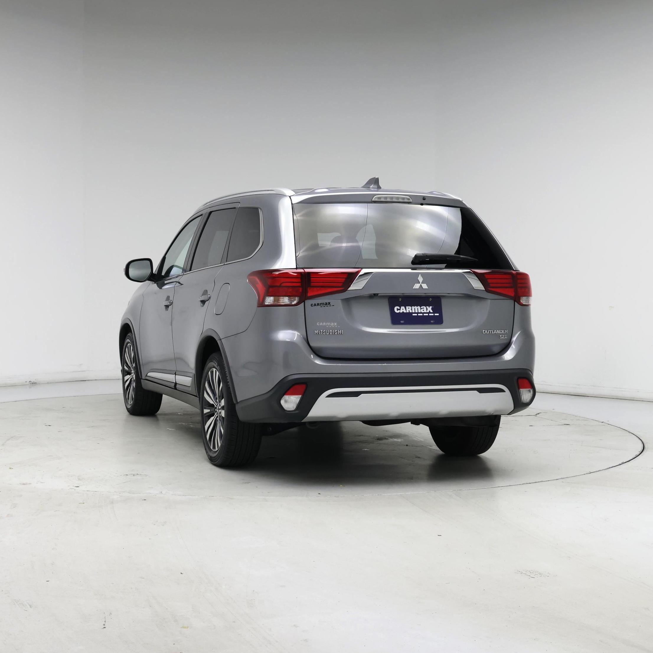 Thumbnail: 2019 Mitsubishi Outlander - 6