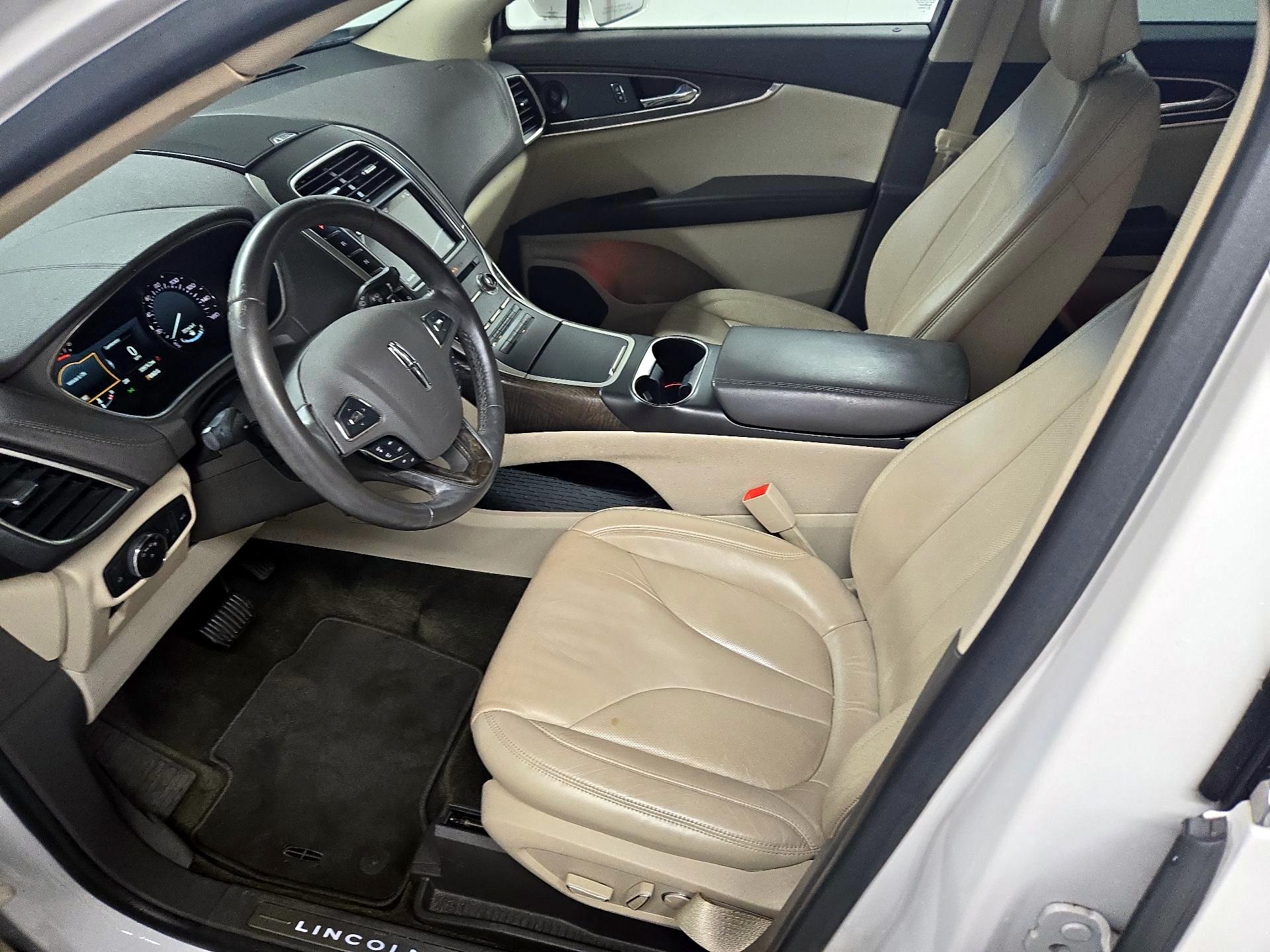 Thumbnail: 2017 Lincoln MKX - 11