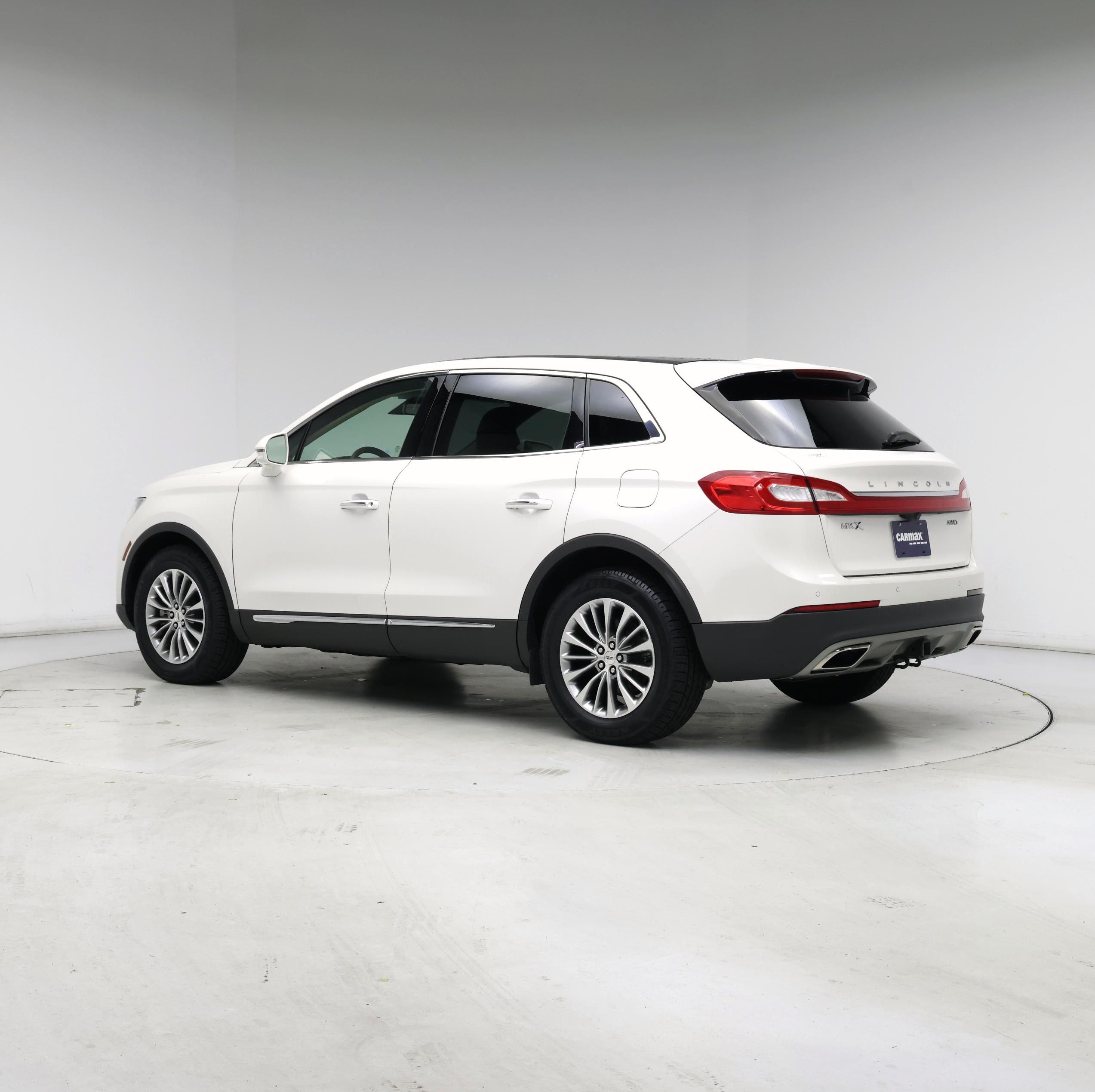 Thumbnail: 2017 Lincoln MKX - 2