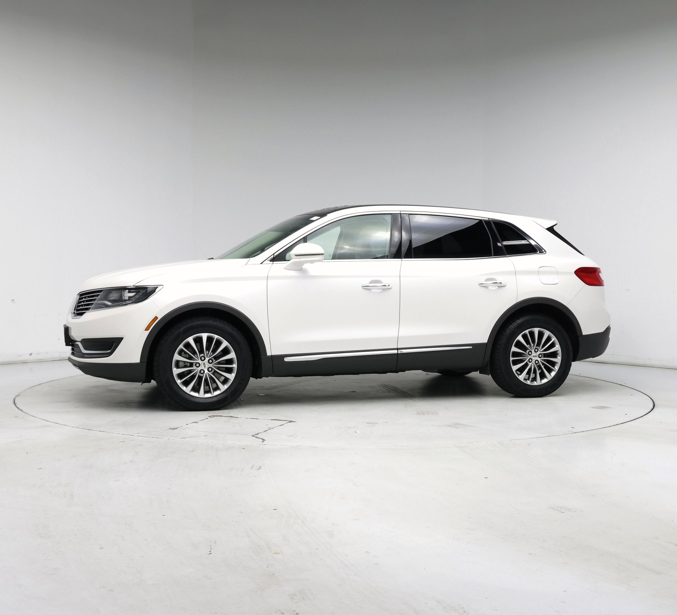 Thumbnail: 2017 Lincoln MKX - 3