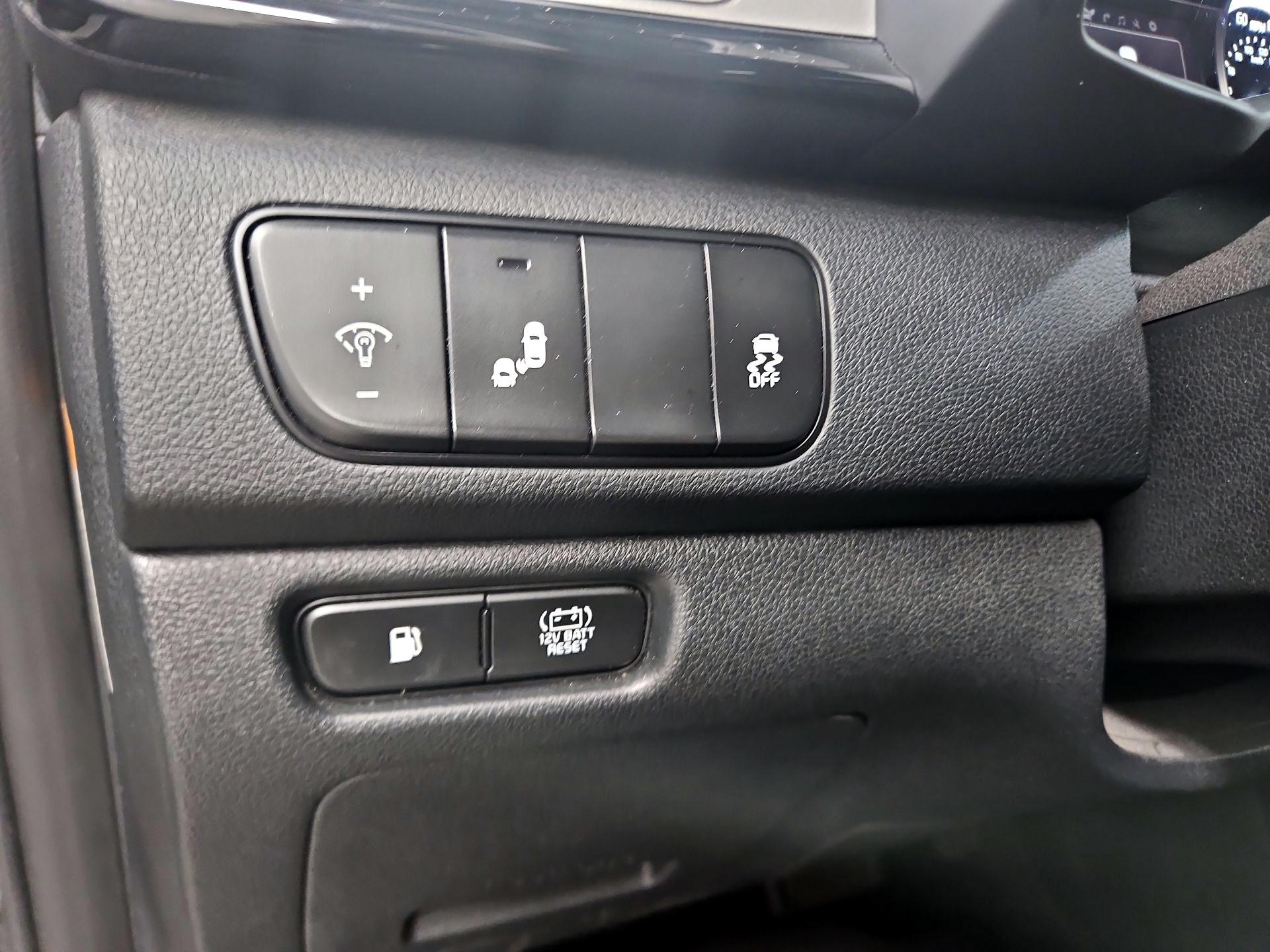 Thumbnail: 2017 Kia Niro - 13