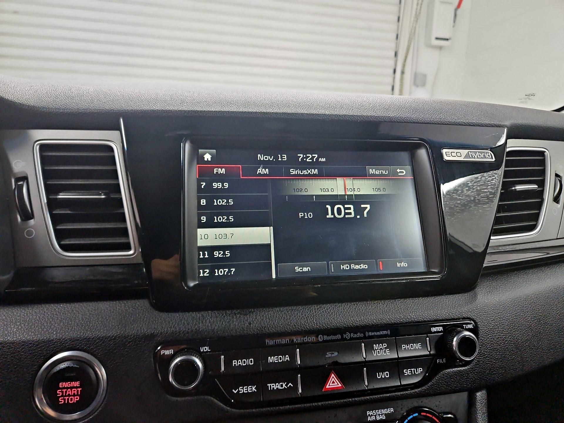 Thumbnail: 2017 Kia Niro - 16