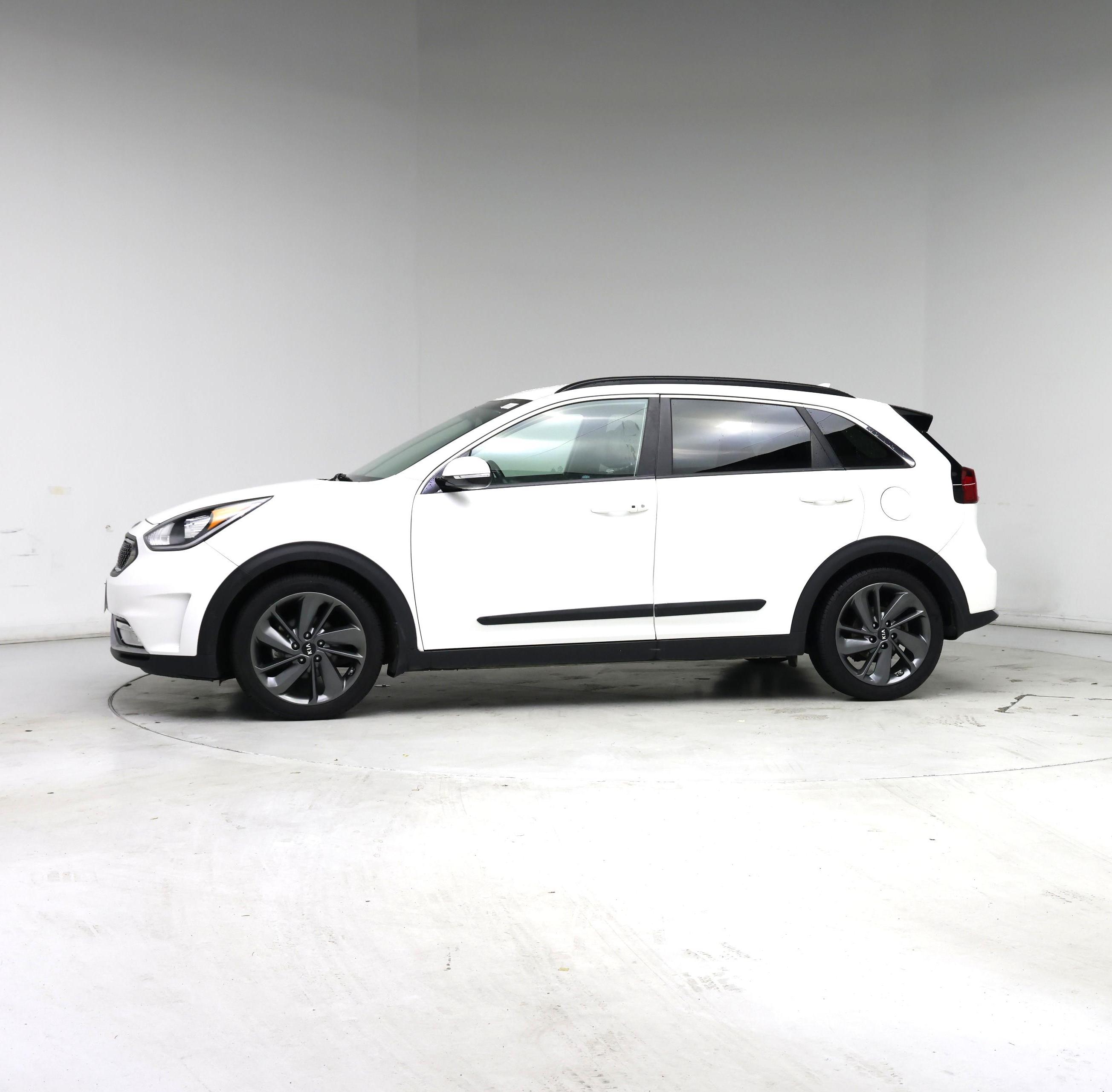 Thumbnail: 2017 Kia Niro - 3