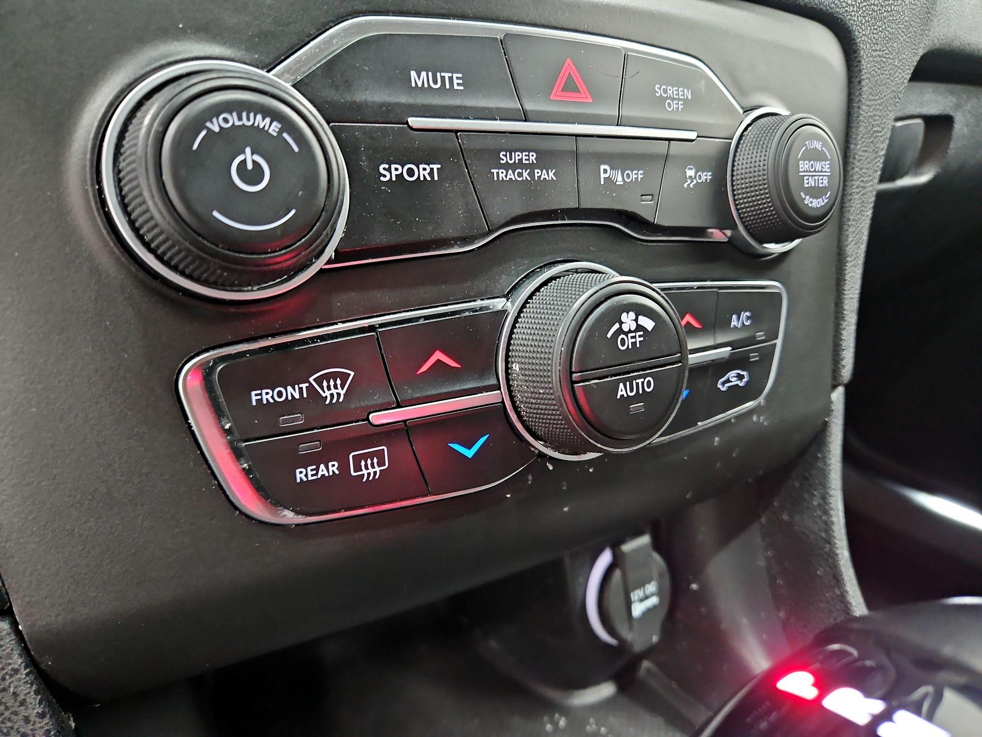 Thumbnail: 2022 Dodge Charger - 16