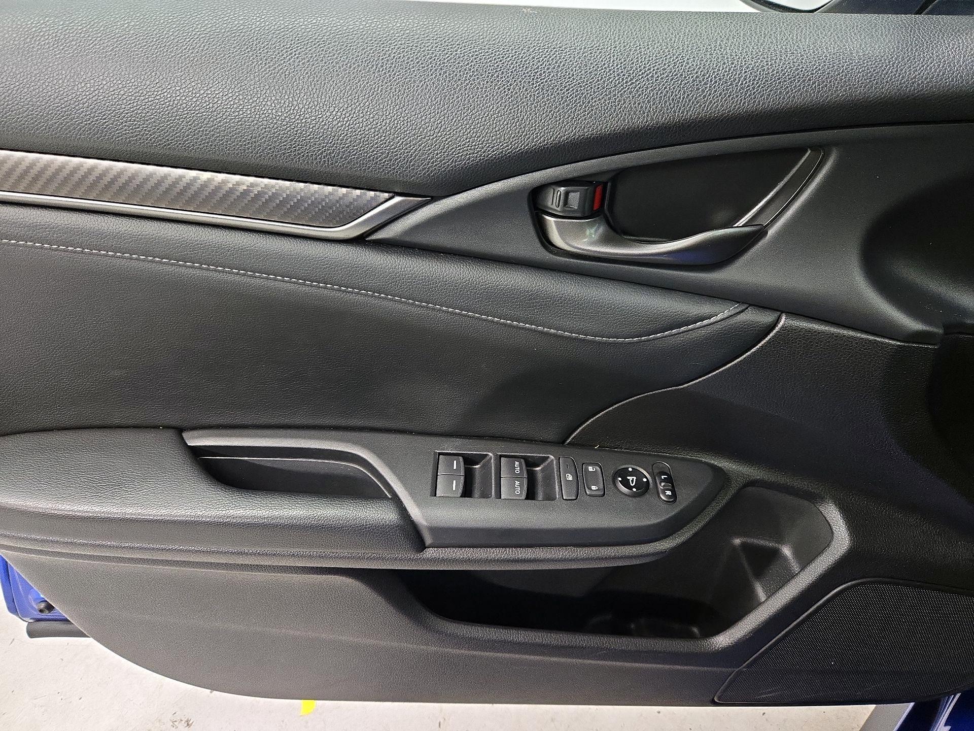 Thumbnail: 2017 Honda Civic - 12