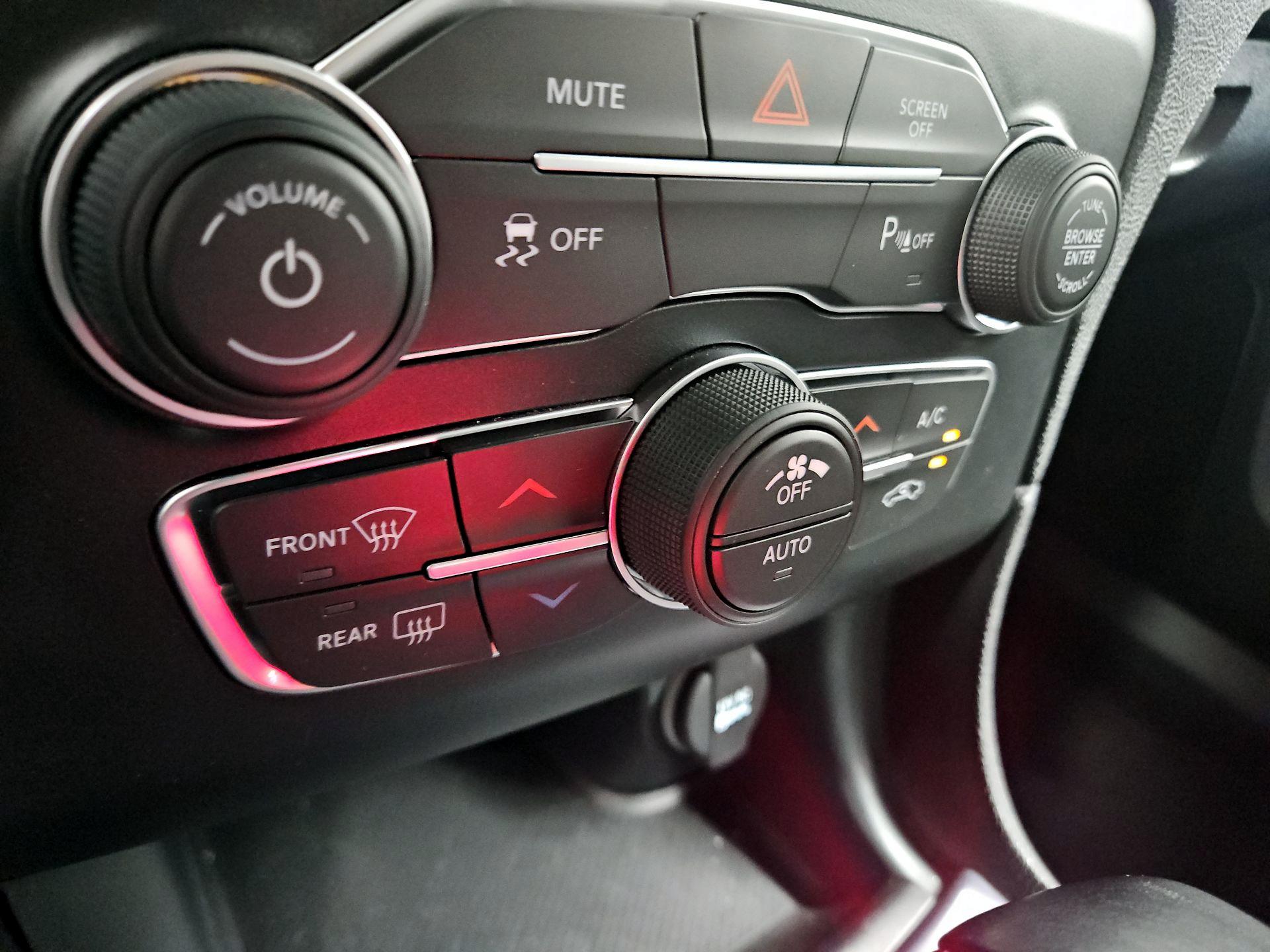 Thumbnail: 2017 Dodge Charger - 16