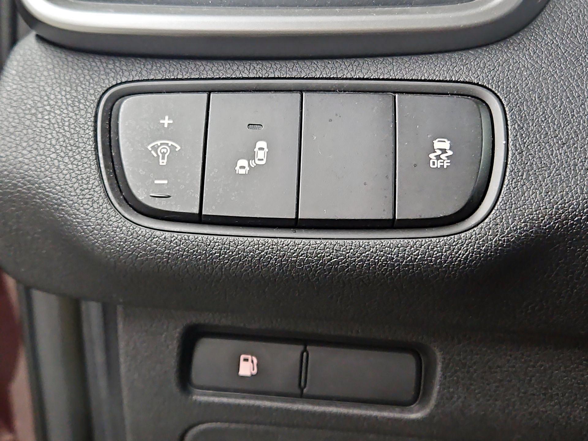 Thumbnail: 2017 Kia Sorento - 13