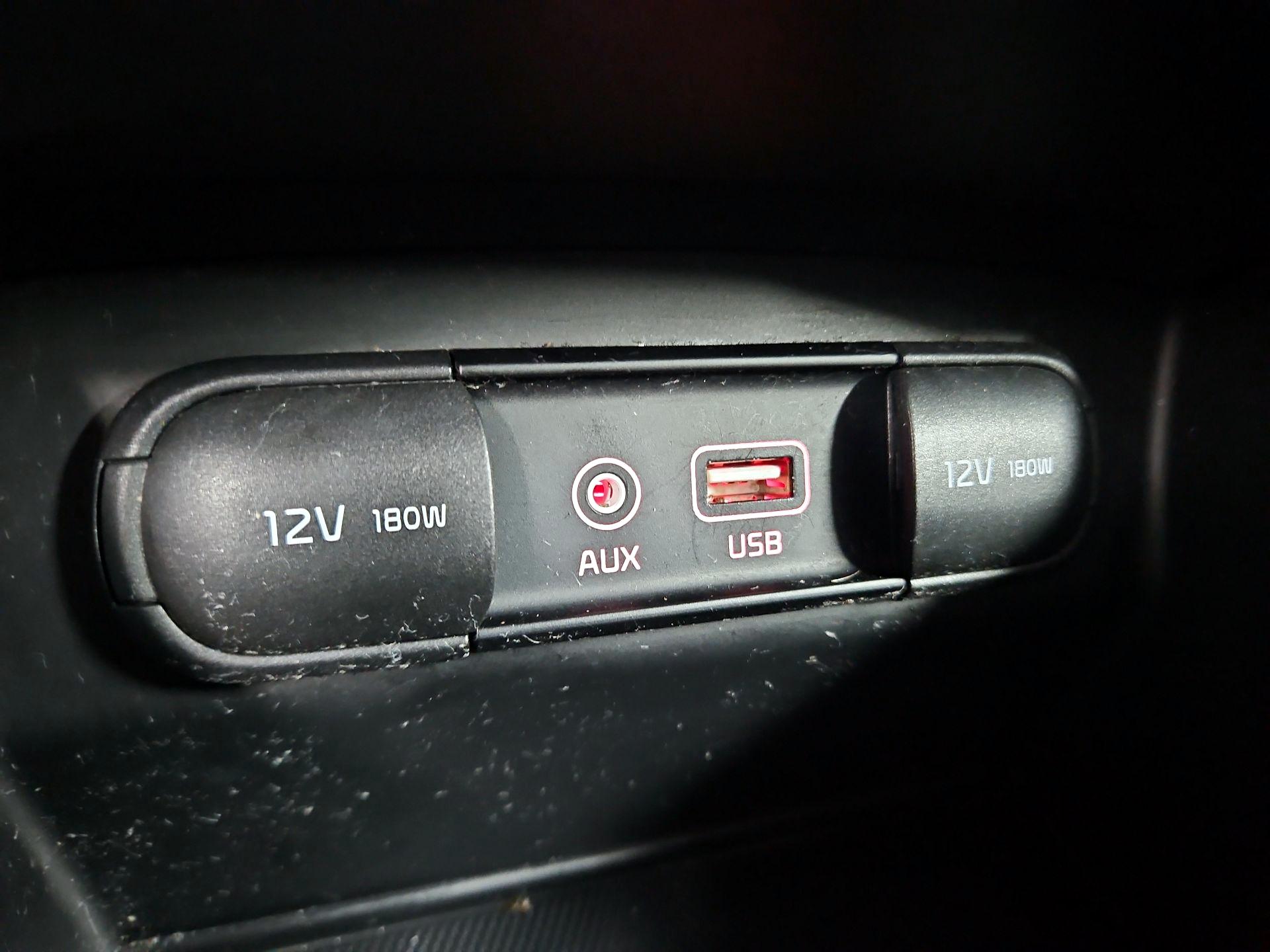 Thumbnail: 2017 Kia Sorento - 18