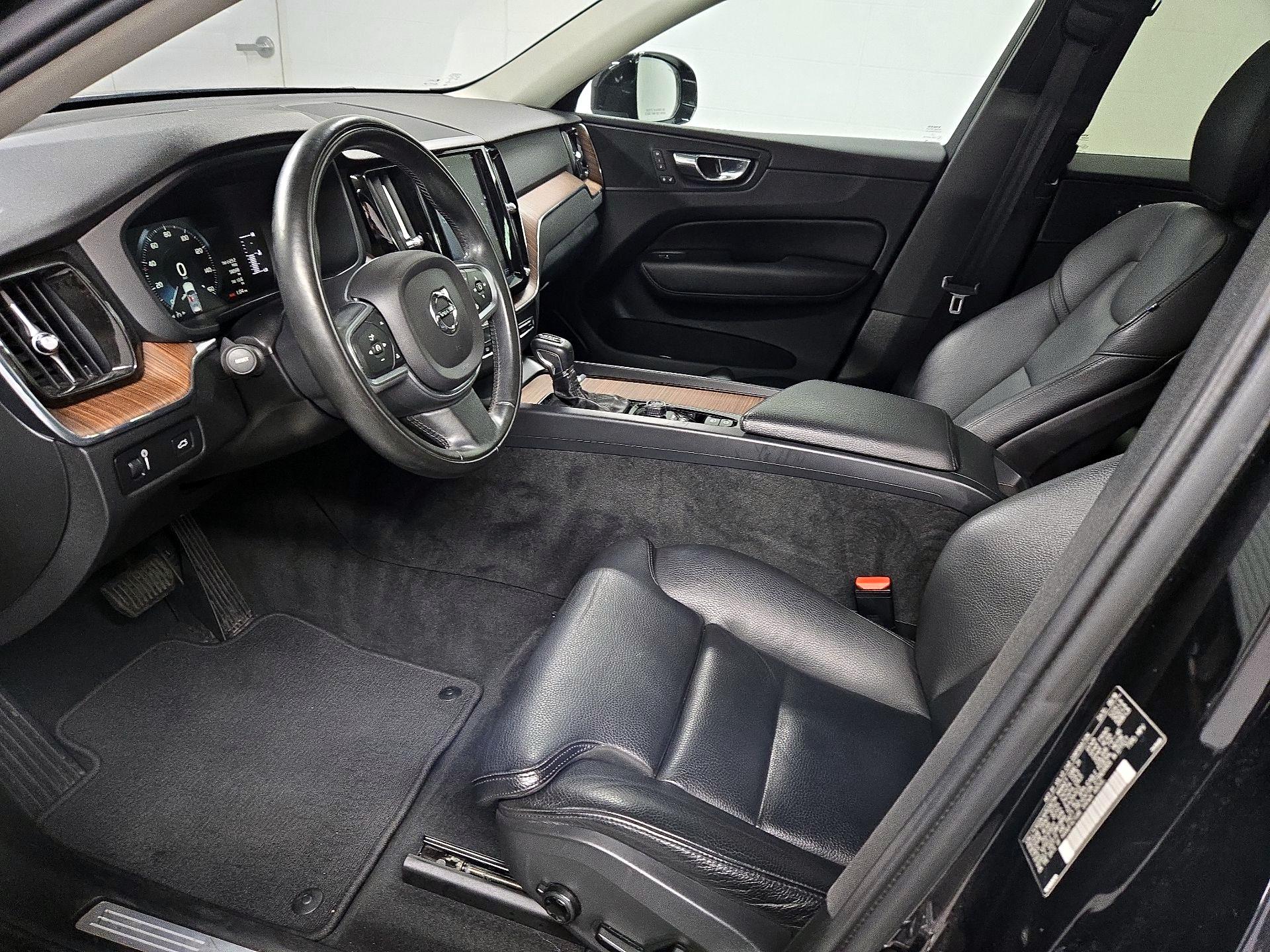 Thumbnail: 2019 Volvo XC60 - 11