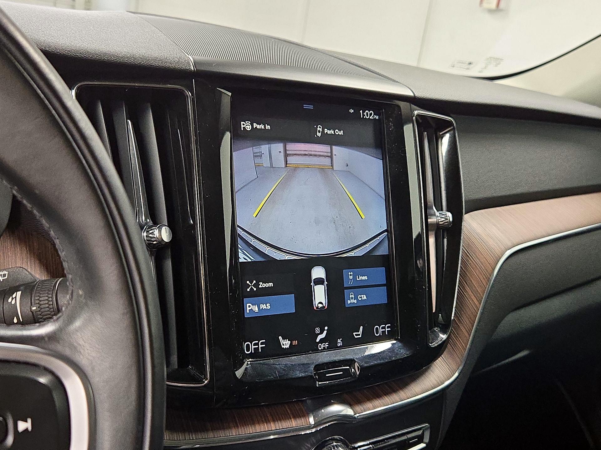 Thumbnail: 2019 Volvo XC60 - 15