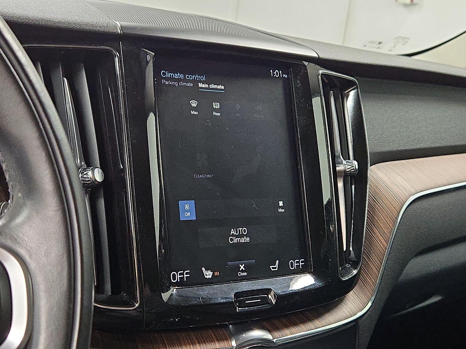 Thumbnail: 2019 Volvo XC60 - 17