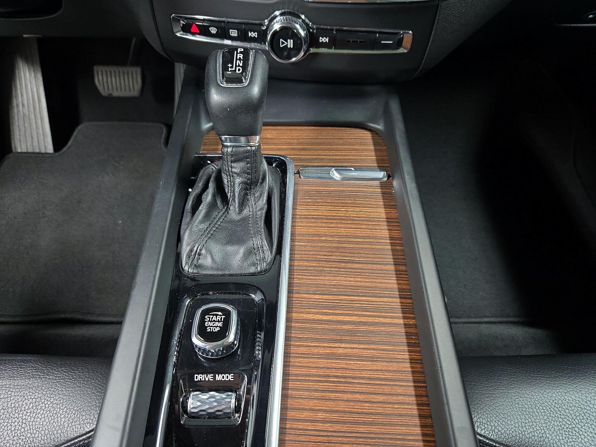 Thumbnail: 2019 Volvo XC60 - 18