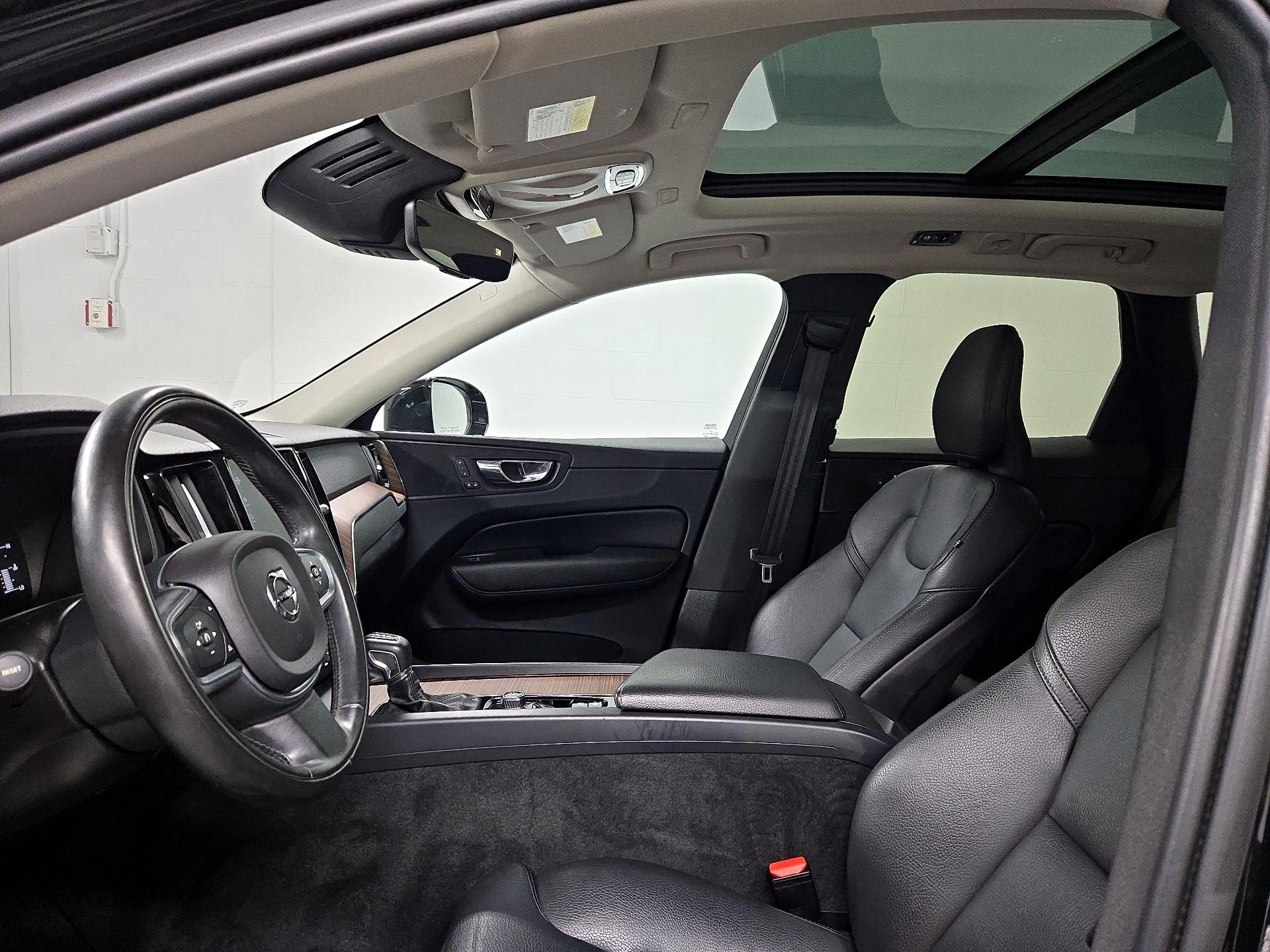 Thumbnail: 2019 Volvo XC60 - 20