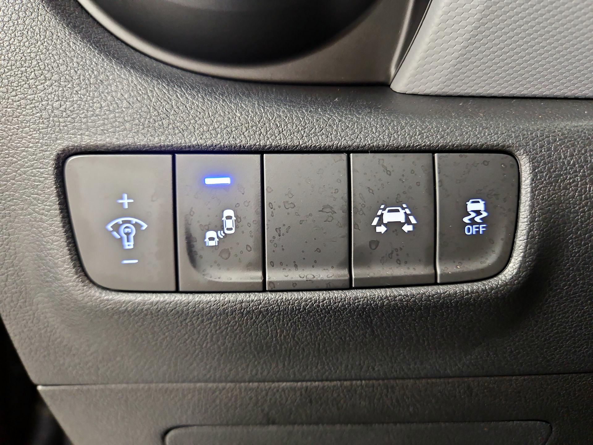 Thumbnail: 2021 Hyundai Kona - 13