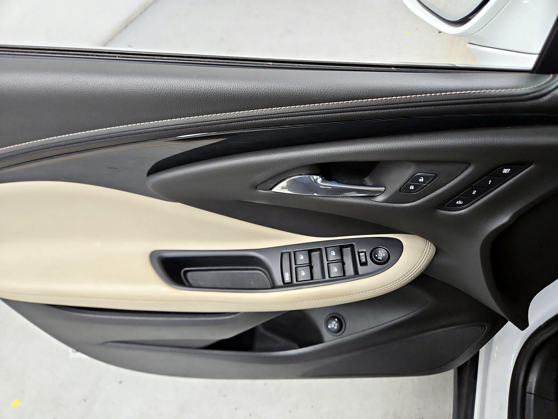 Thumbnail: 2017 Buick Envision - 12