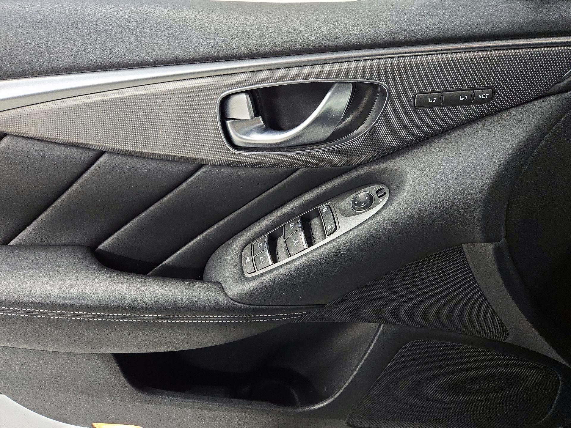 Thumbnail: 2016 INFINITI Q50 - 12