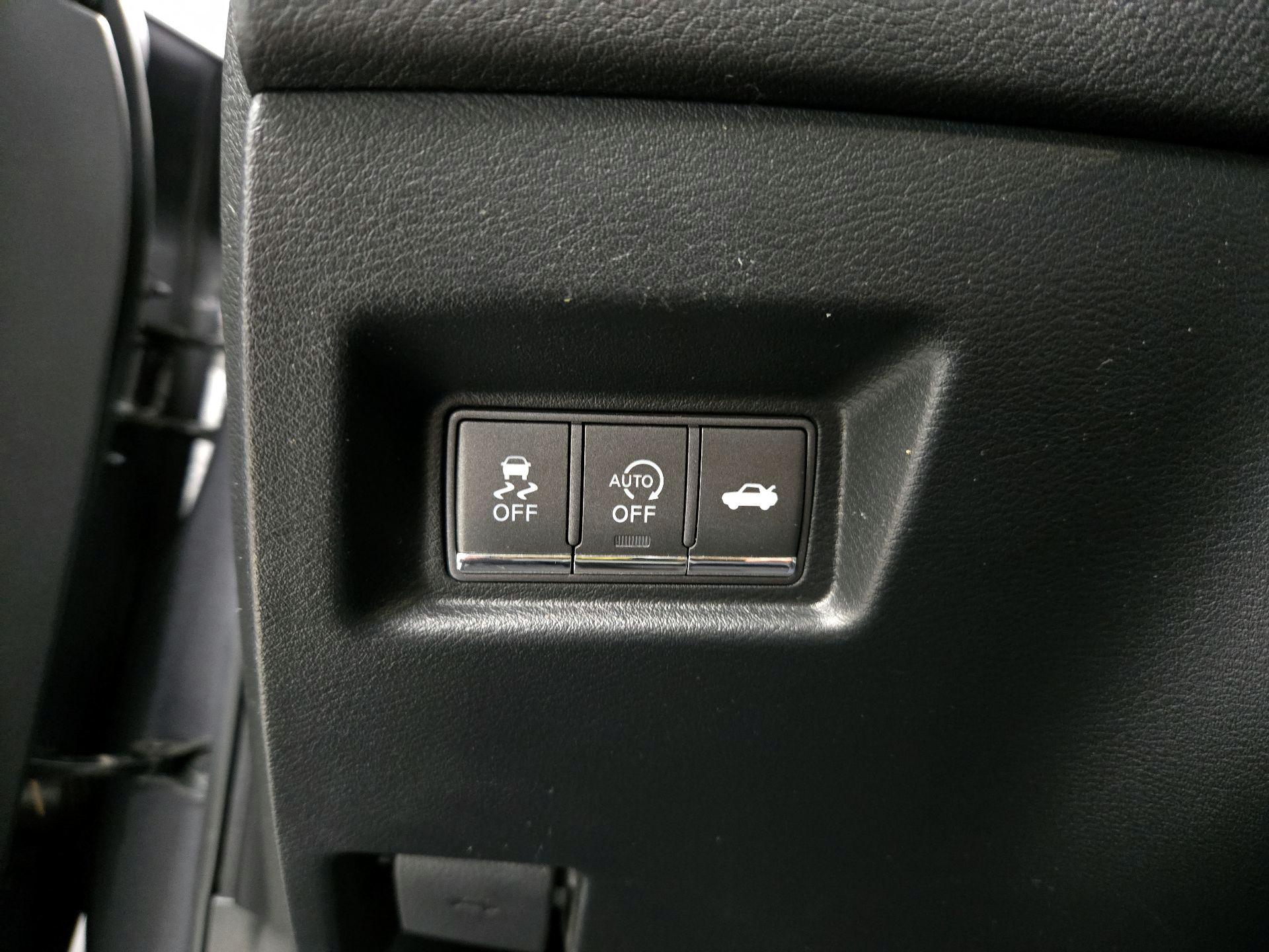 Thumbnail: 2016 INFINITI Q50 - 13