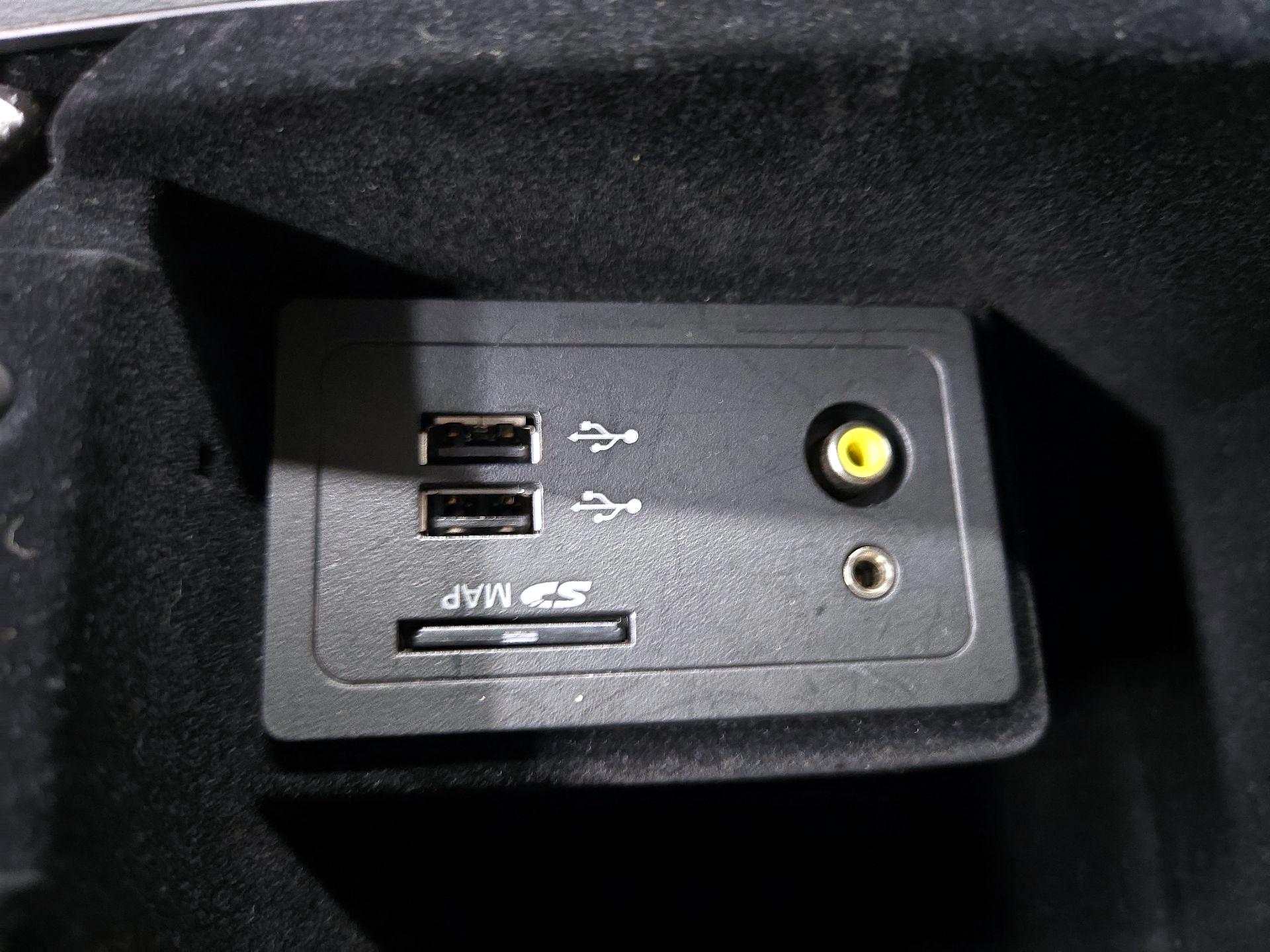 Thumbnail: 2016 INFINITI Q50 - 19