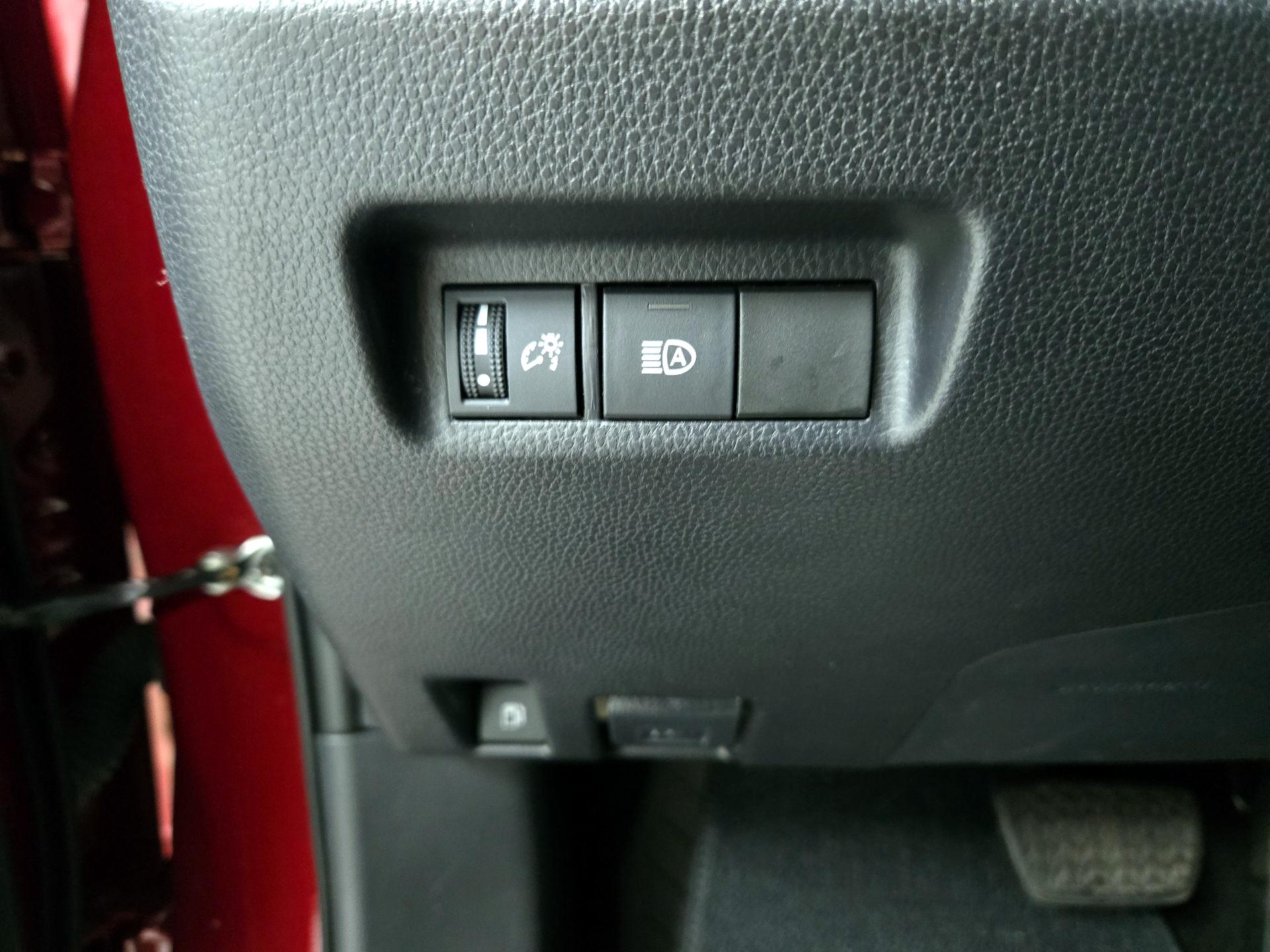 Thumbnail: 2020 Toyota RAV4 - 13