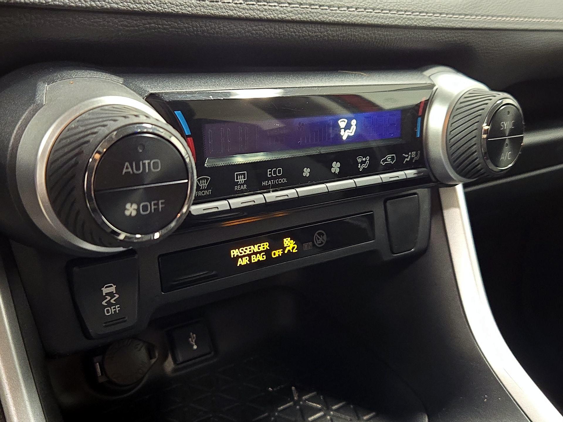 Thumbnail: 2020 Toyota RAV4 - 16