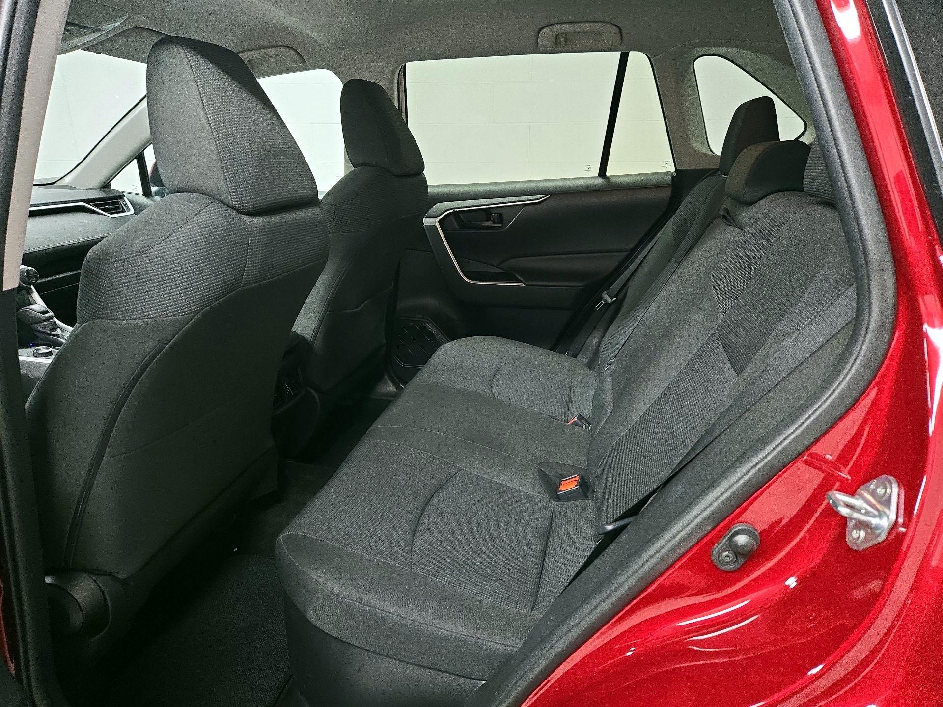 Thumbnail: 2020 Toyota RAV4 - 19