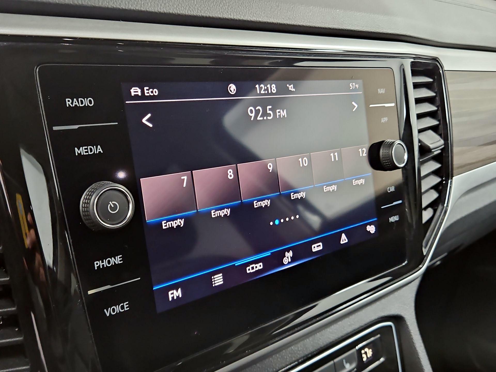 Thumbnail: 2023 Volkswagen Atlas - 16