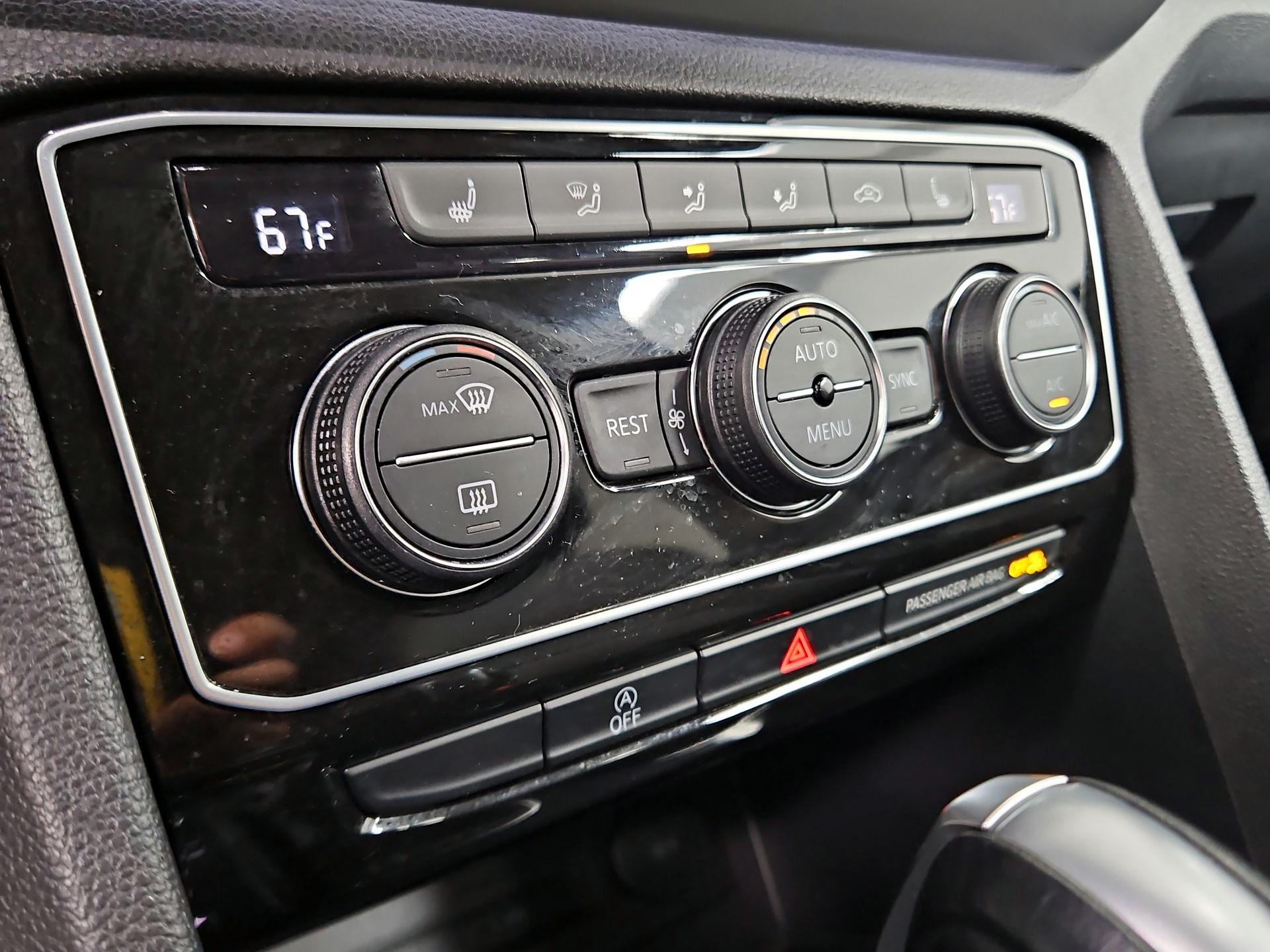 Thumbnail: 2023 Volkswagen Atlas - 17