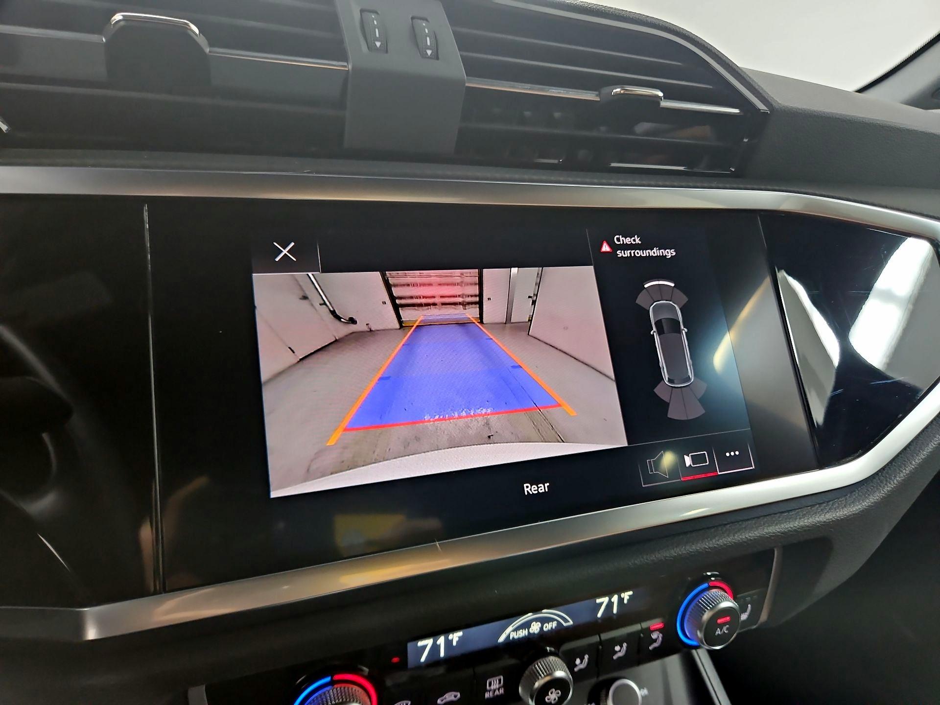 Thumbnail: 2022 Audi Q3 - 14