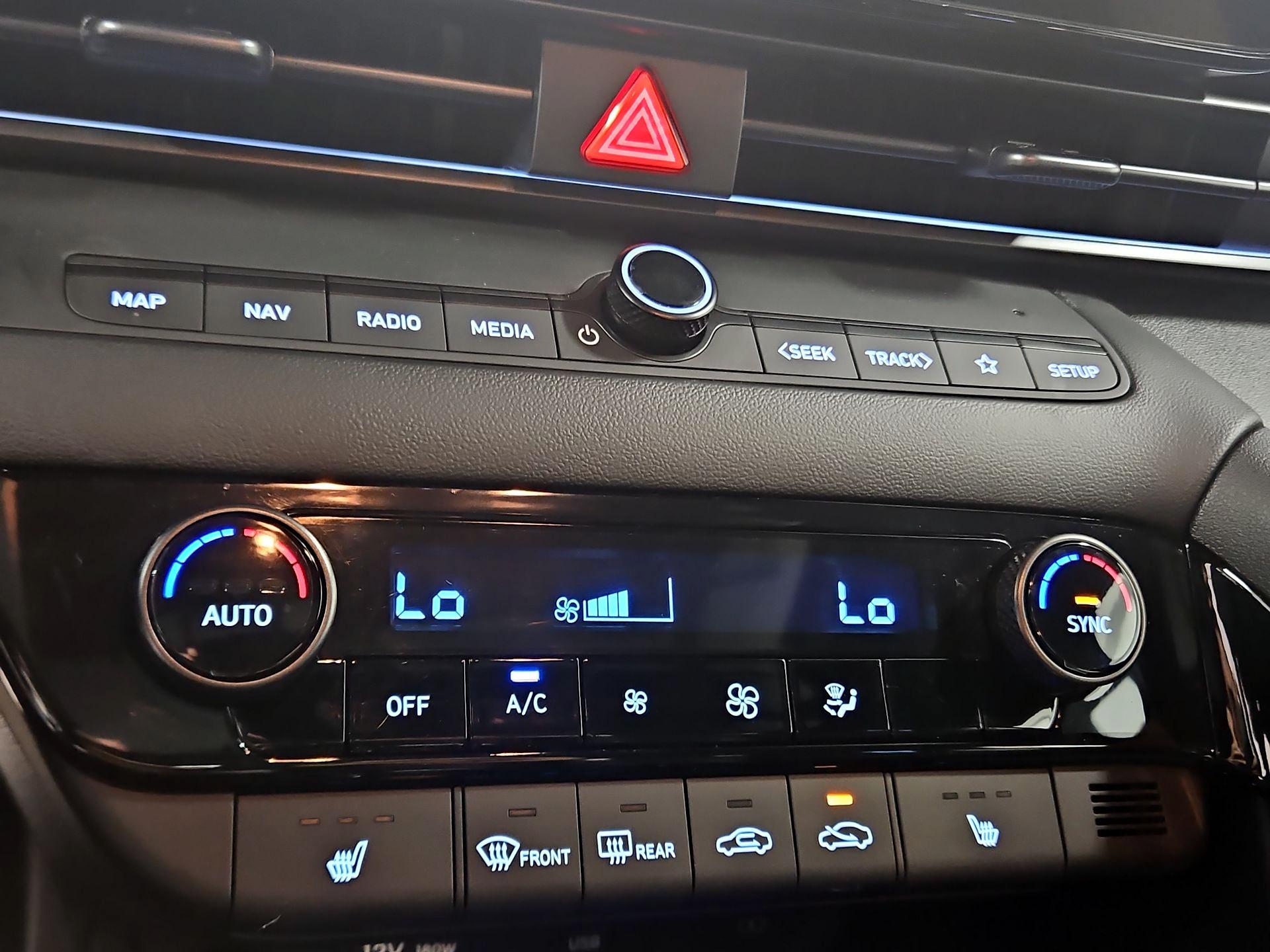 Thumbnail: 2024 Hyundai Elantra - 17