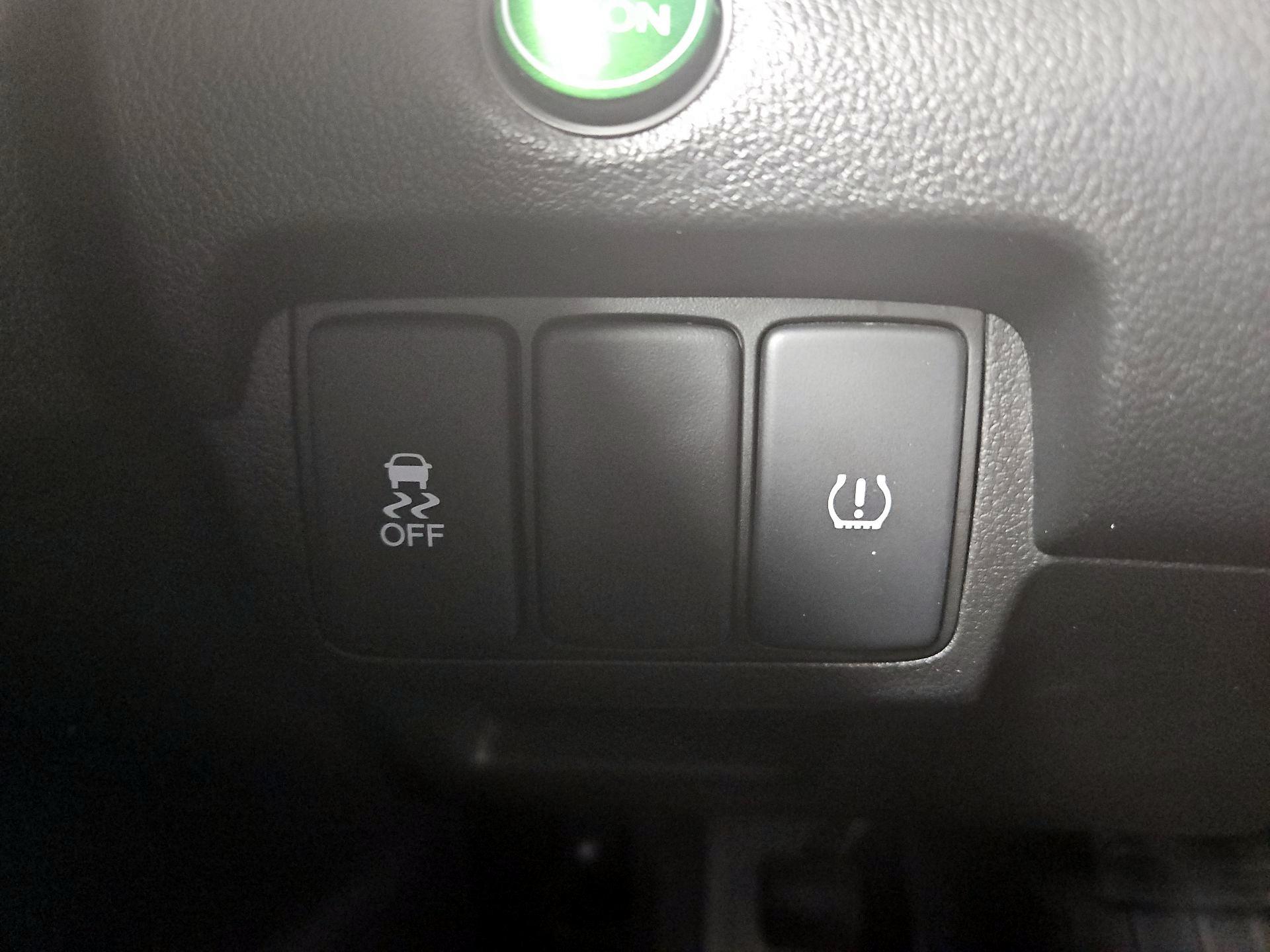 Thumbnail: 2015 Honda CR-V - 13