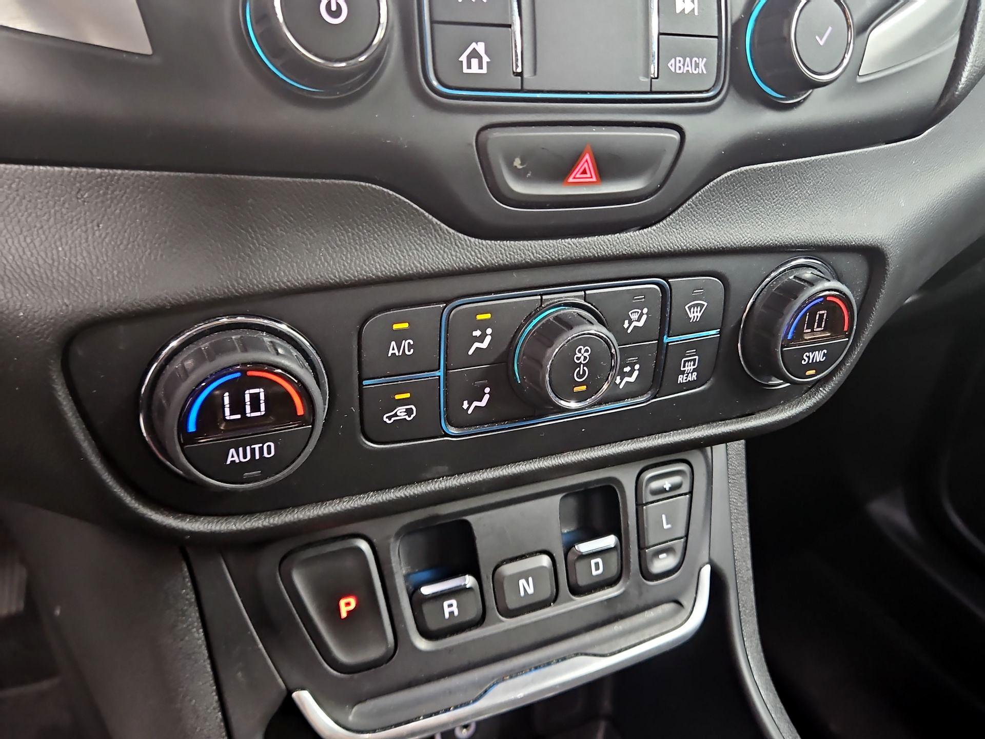 Thumbnail: 2020 GMC Terrain - 16