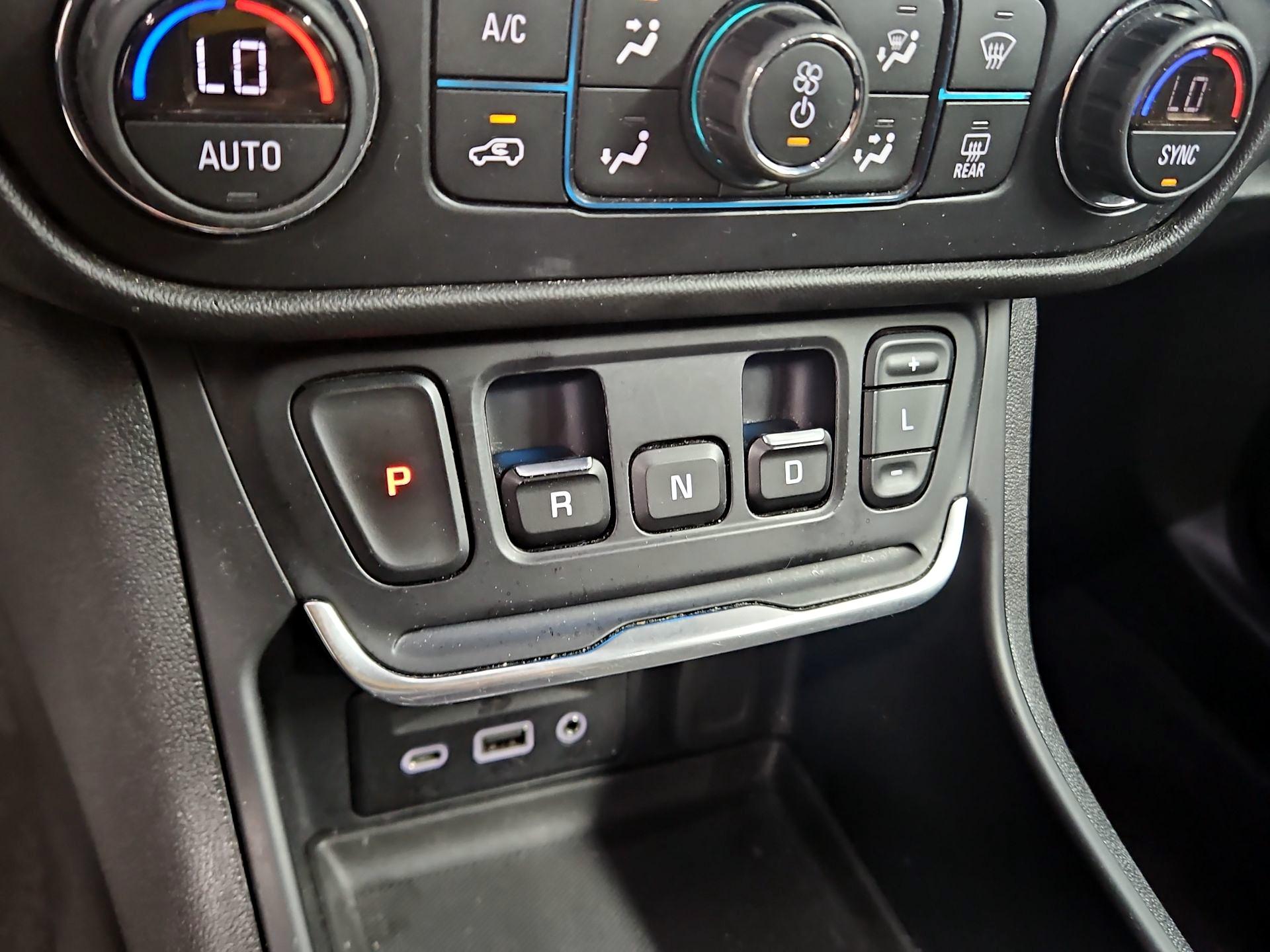 Thumbnail: 2020 GMC Terrain - 17