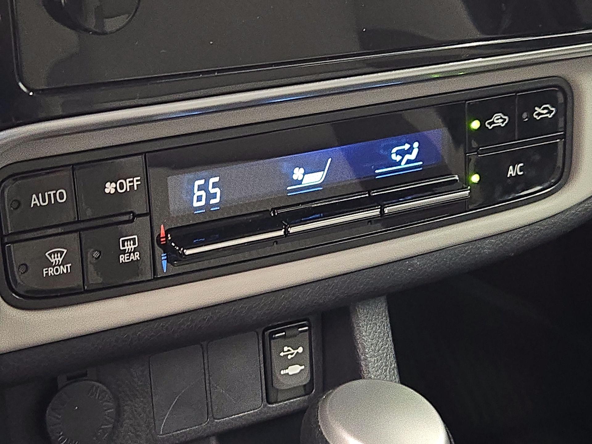 Thumbnail: 2019 Toyota Corolla - 16