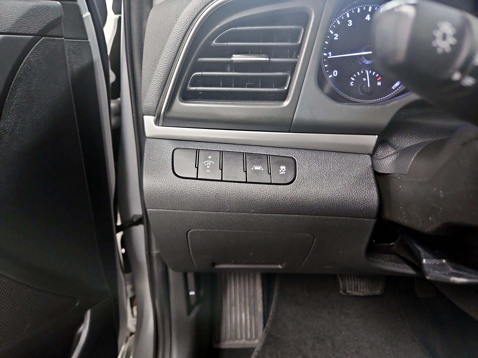 Thumbnail: 2020 Hyundai Elantra - 13