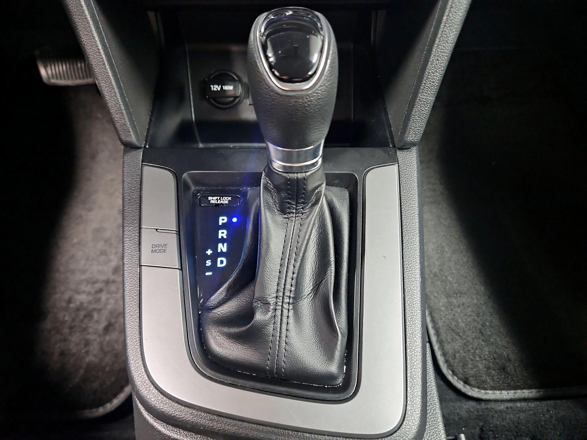 Thumbnail: 2020 Hyundai Elantra - 17