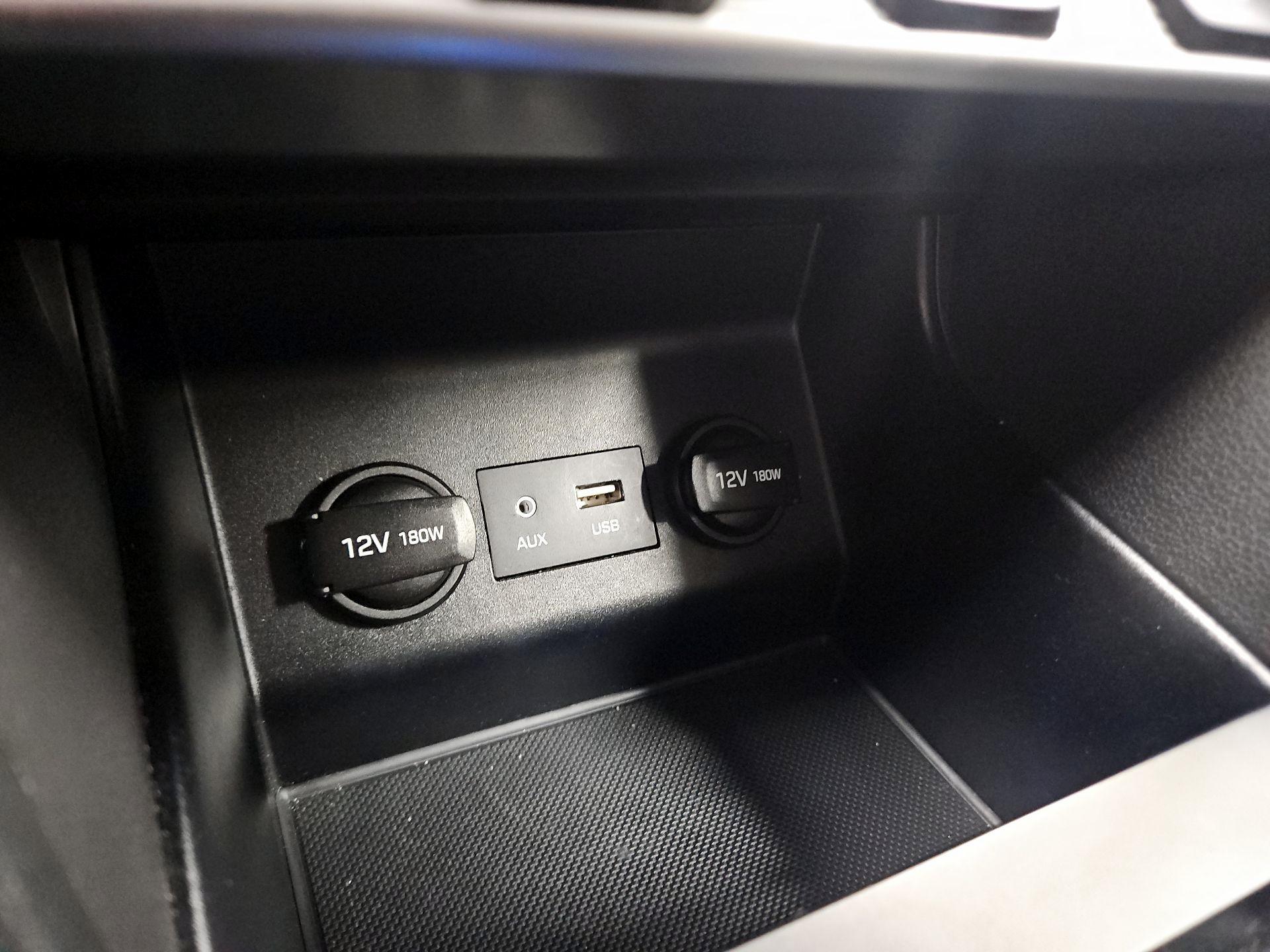 Thumbnail: 2020 Hyundai Elantra - 18