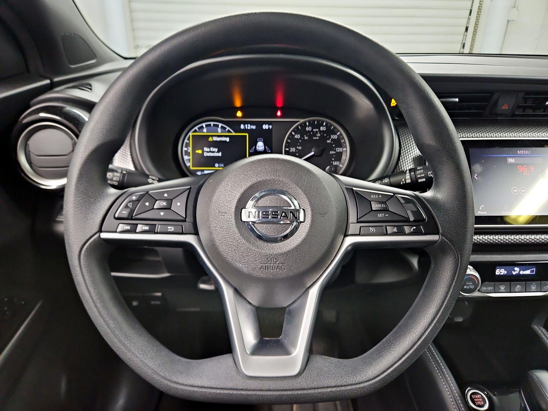 Thumbnail: 2019 Nissan Kicks - 10