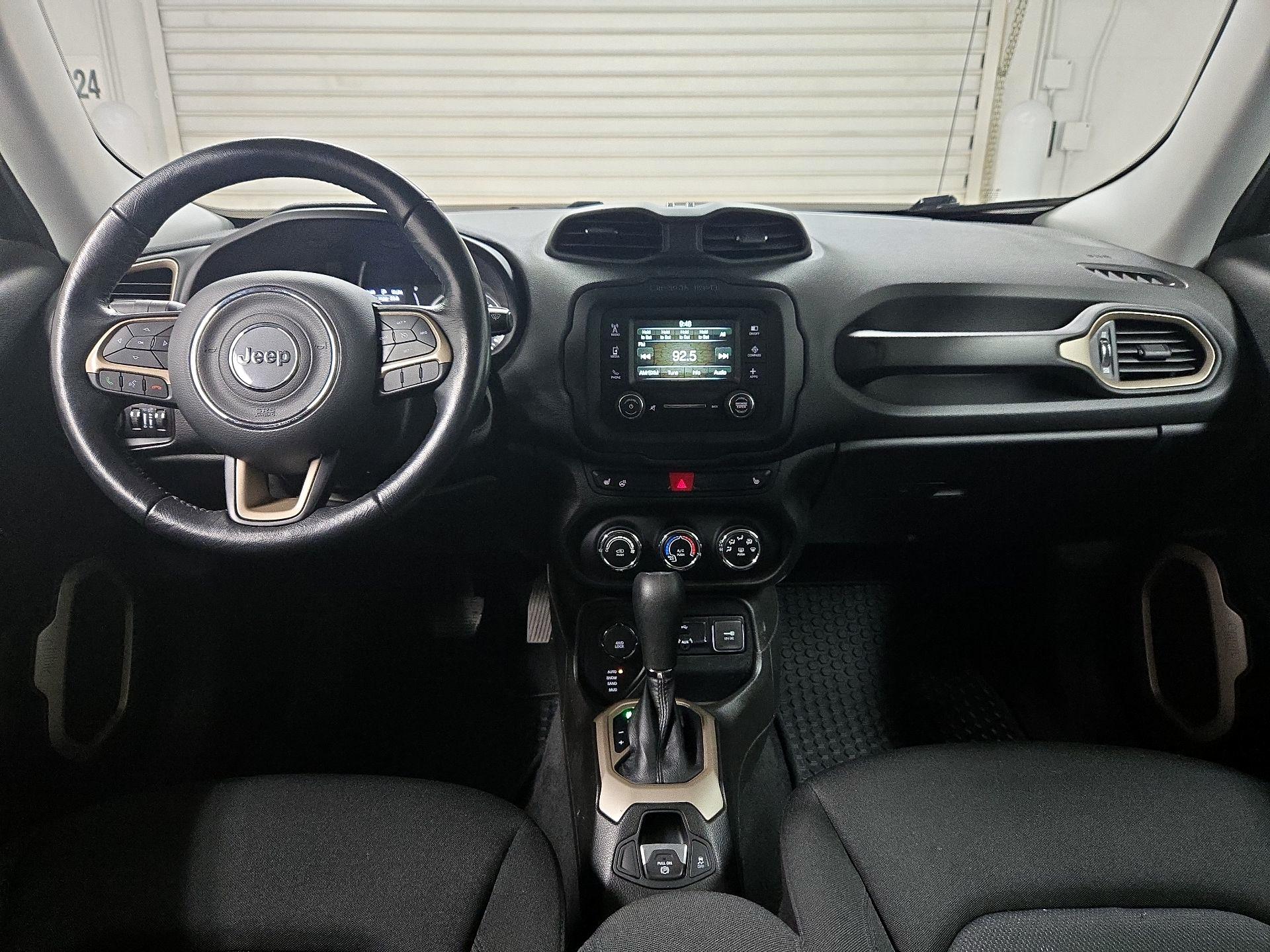 Thumbnail: 2017 Jeep Renegade - 9