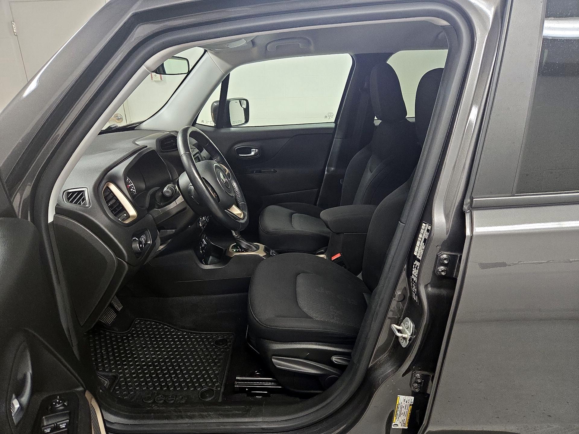 Thumbnail: 2017 Jeep Renegade - 11