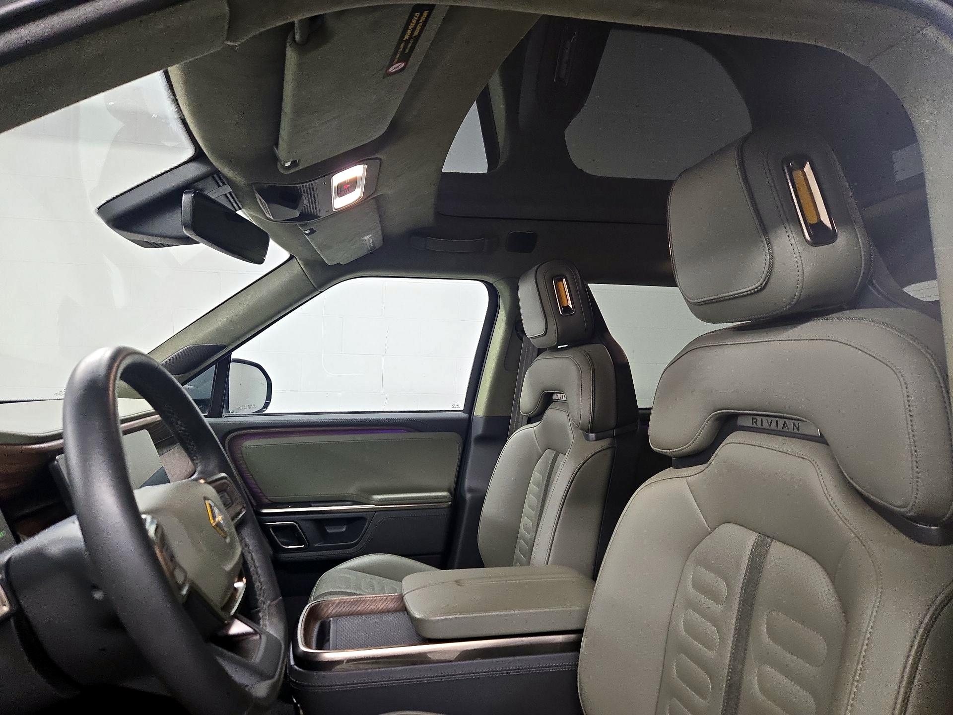 Thumbnail: 2022 Rivian R1T - 19