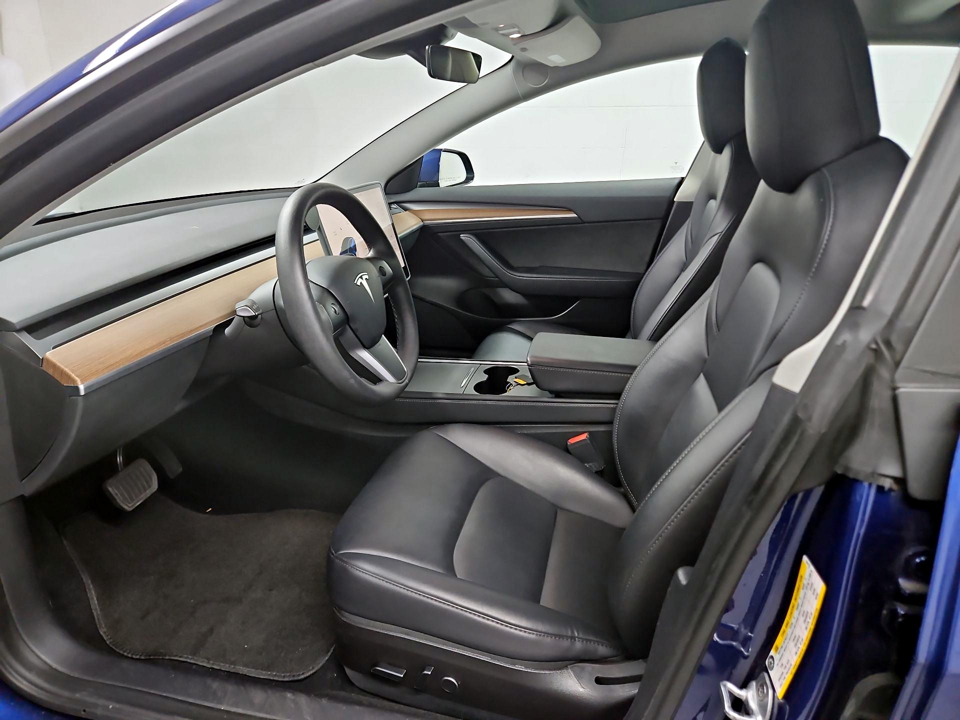 Thumbnail: 2023 Tesla Model 3 - 11